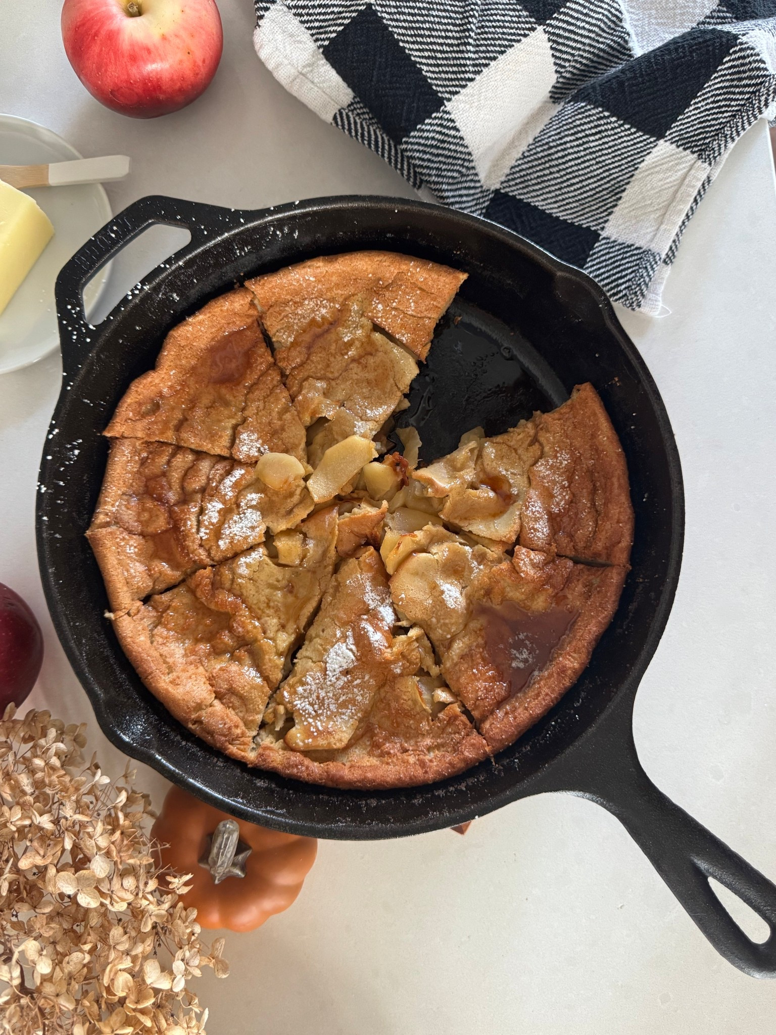 The kitchen essential—cast iron pan. ✨

#fallcooking
#apples
#autumnhome
#castiron

#LTKHome #LTKSeasonal