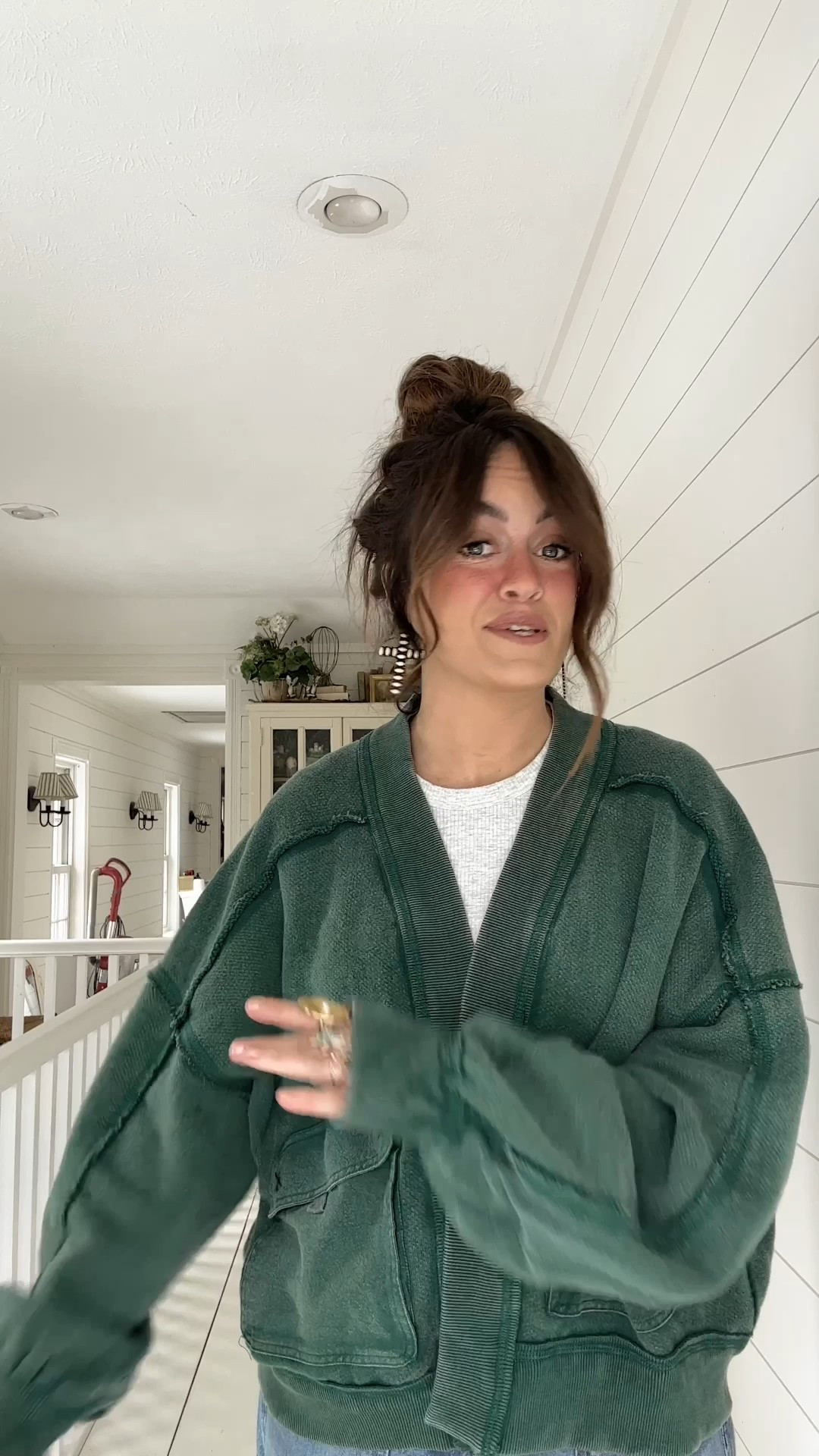 Comfy cozy sweatshirt cardigan! I want this in every color now. Such a fun layer for all year long. 

#LTKWatchNow #LTKStyleTip