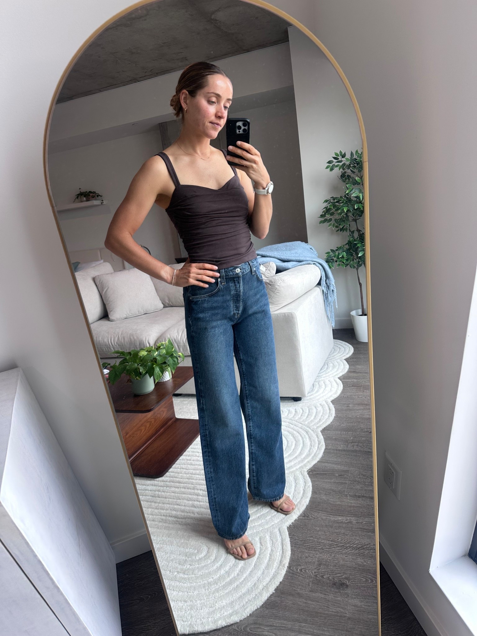 My favorite reformation top 🤎
Small top and size 26 jeans 

#reformation #aritzia

#LTKStyleTip