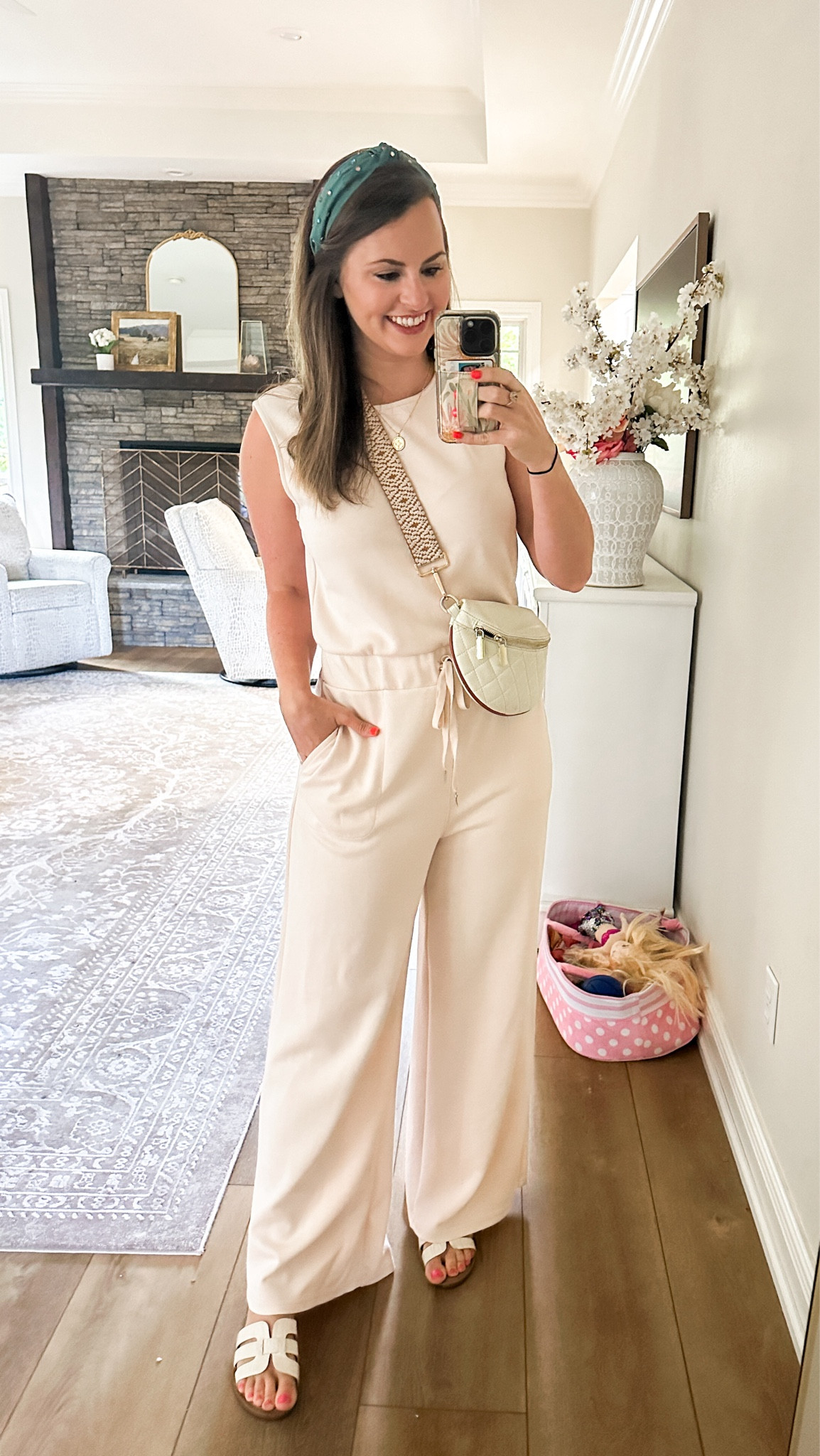 The comfiest jumpsuit from Amazon! Perfect sleeveless style to wear now and into fall. Wide leg jumpsuit is a spanx look & feel alike for a fraction of the price!! Paired it with my quilted cross body bag, guitar strap & slide sandals. Wear as a fall outfit with a cardigan or denim jacket. Perfect for teachers, work, church, date night, etc! 



#LTKStyleTip #LTKCon #LTKVideo