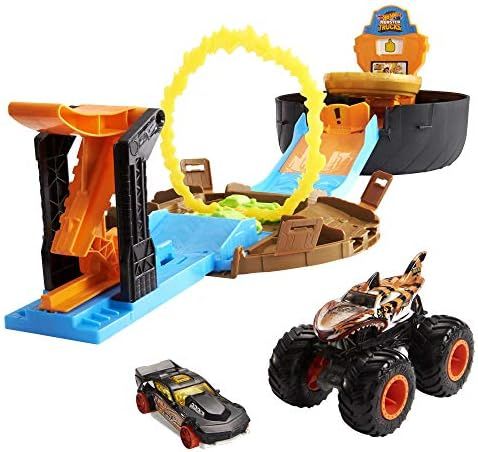 Hot Wheels Monster Trucks Stunt Tire Play Set Opens to Reveal Arena with Launcher, 1 Hot Wheels 1:64 | Amazon (US)