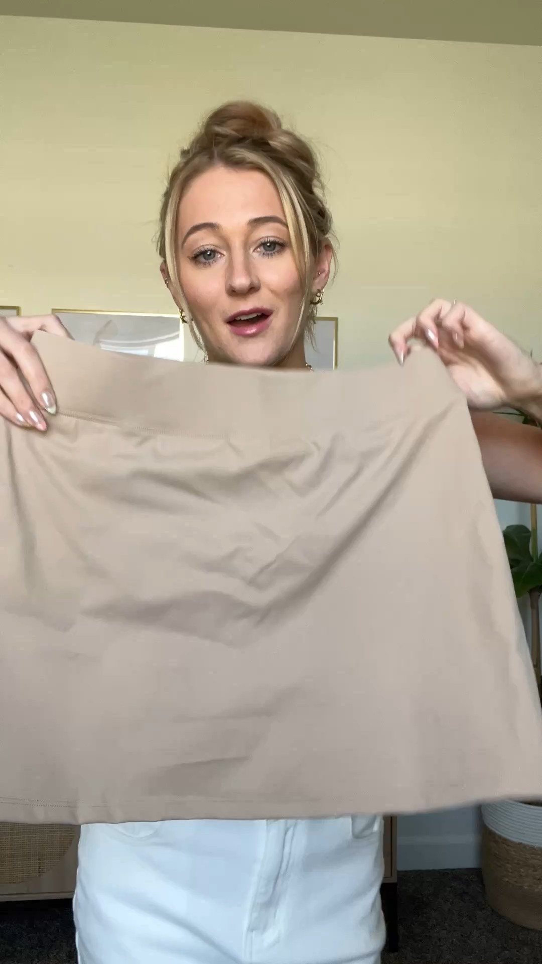 Tennis skirts + Cat walks 💚 

I love casually wearing a tennis skirt and this one has shorts underneath too and it’s very thick not see through! 

🍃Trying to teach the cat to go on a walk and failing. Cats don’t follow. Help 😹 

#tennisskirt #tennisoutfit #tennisskirtoutfit #vestoutfit #activewearfashion #activewear #amazoninfluencerprogram #amazoninfluencers #amazonactivewear
