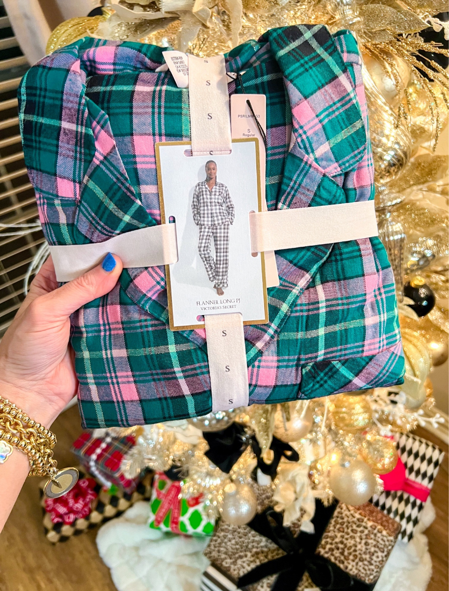 Victoria’s Secrets pajama set  #LTKHoliday

#LTKover40 #LTKGiftGuide