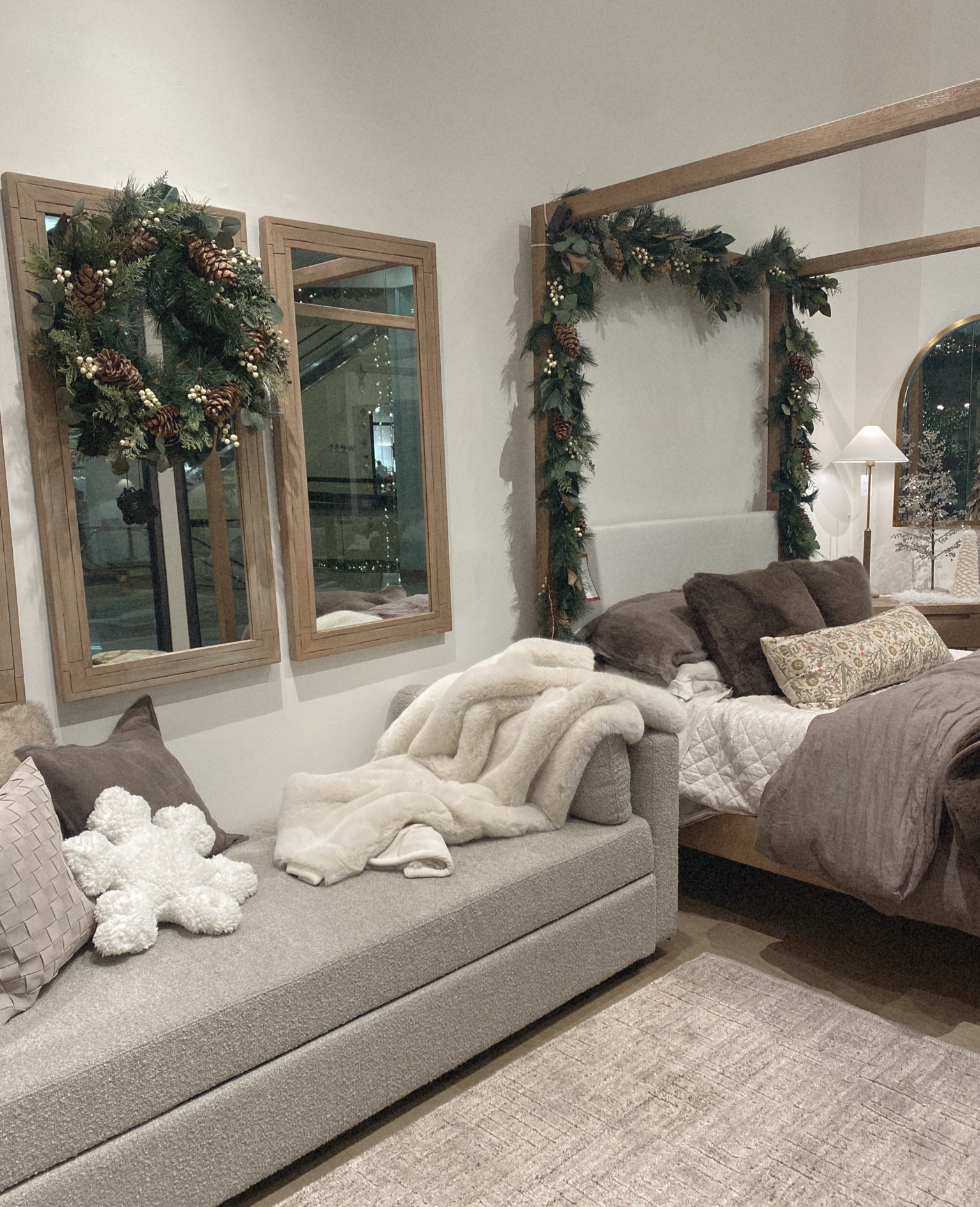 Pottery Barn, neutral home decor, holiday decor, Christmas decor

#LTKhome #LTKSeasonal