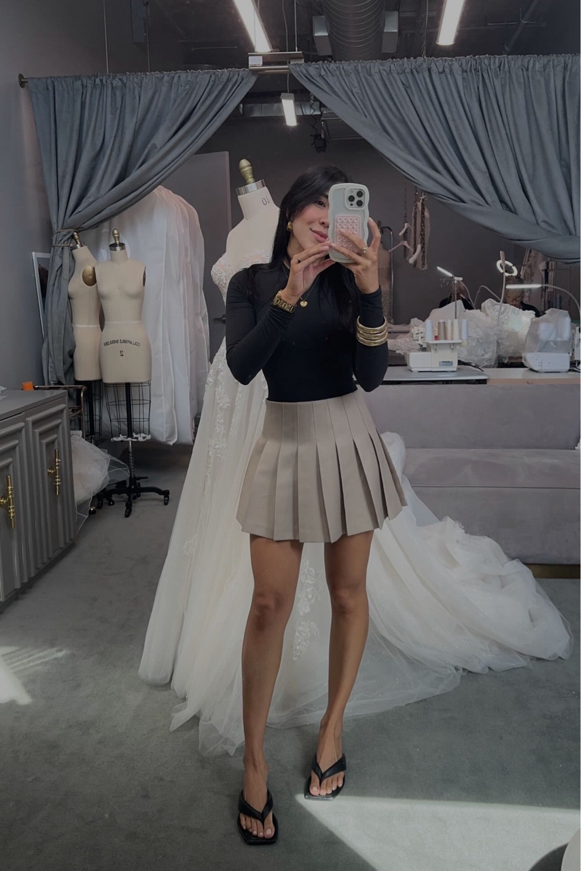 Transition to fall🤎 #skims #skimsfitseverybody #amazonfind #revolve #tonybianco 

#LTKShoeCrush #LTKFallSale #LTKStyleTip