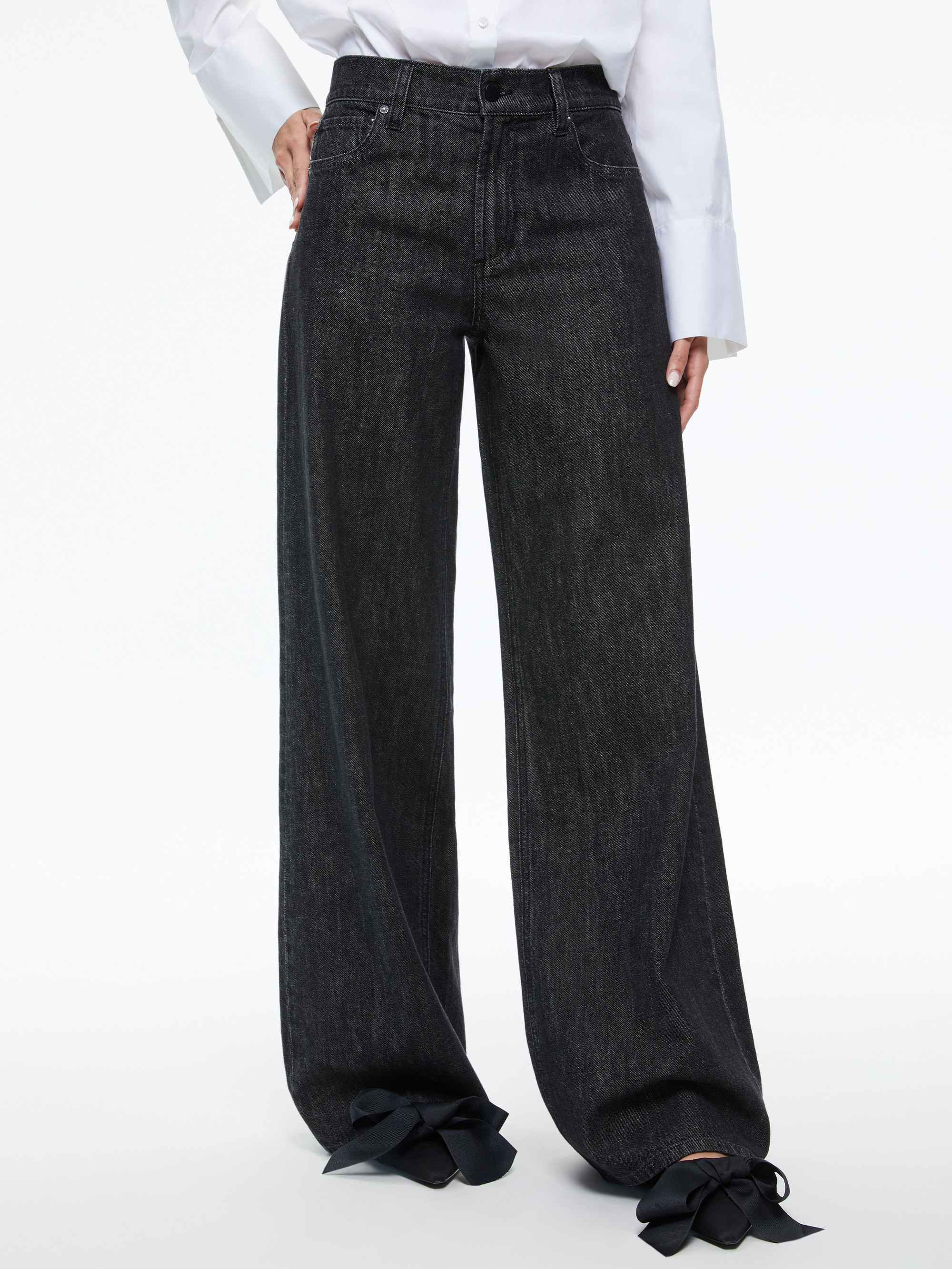 TRISH MID RISE BAGGY JEAN | Alice + Olivia