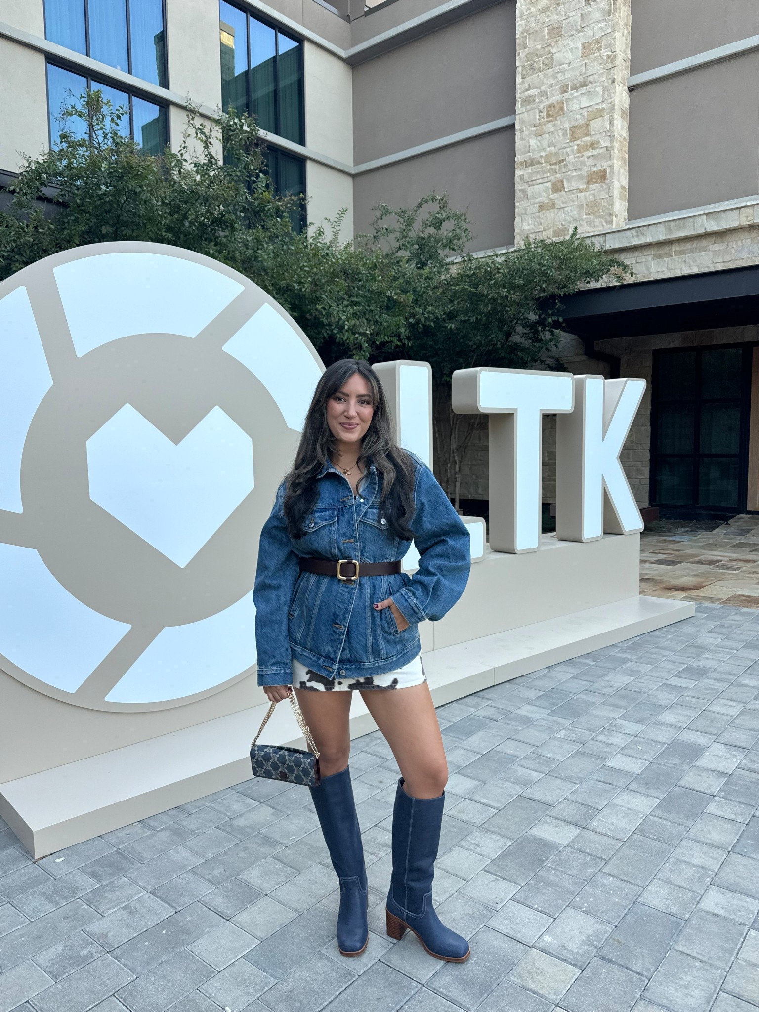 Abercrombie cocktail party outfit!

Jacket- medium
Skirt- small
Shoes- 8

#LTKFindsUnder100 #LTKFindsUnder50 #LTKCon