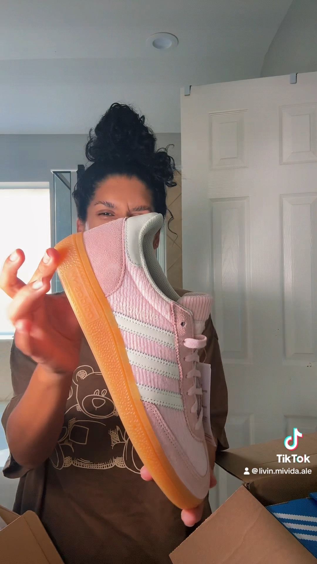 OBSESSED with my new @adidas - adding these two gorgeous colors to my collection! #adidas #adidaswomen #tennisshoes #sambas #fallshoes #fall 

#LTKVideo #LTKShoeCrush #LTKSeasonal