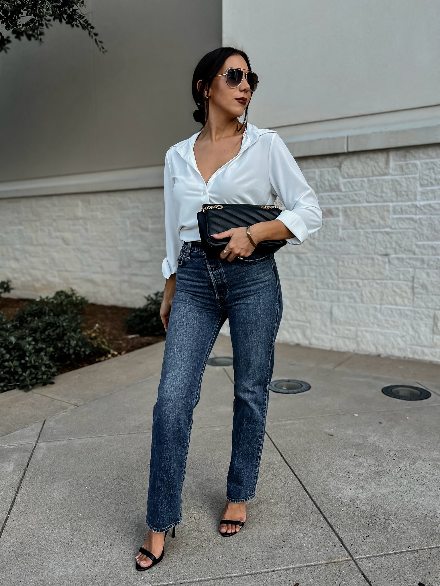 Elevated basics to style an effortlessly chic jeans outfit 

#LTKFindsUnder100 #LTKStyleTip