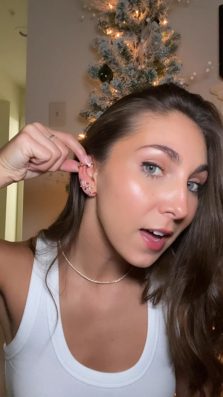 I love Christmas accessories 🎄 These Christmas light earrings are just adorable and a great gift! I linked my necklace too if your interested ✨

#LTKSeasonal #LTKHoliday #LTKGiftGuide