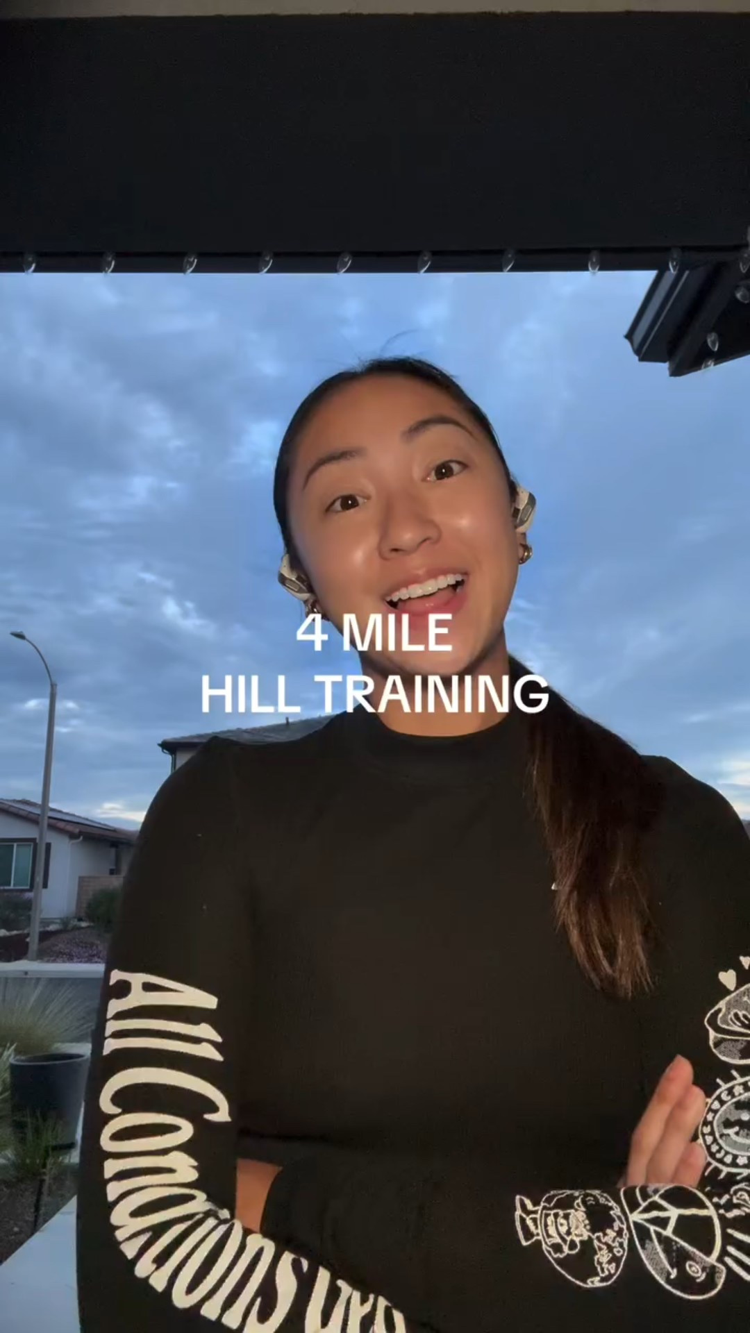 4 mile run with hill training 😰 this run was 3 times more elevation gain than my average and it definitely showed in my pace. Do you think I’ll be ready for a 15k train run with 850ft elevation change next week? #running #runningtraining #runtraining #hillrun #hilltraining