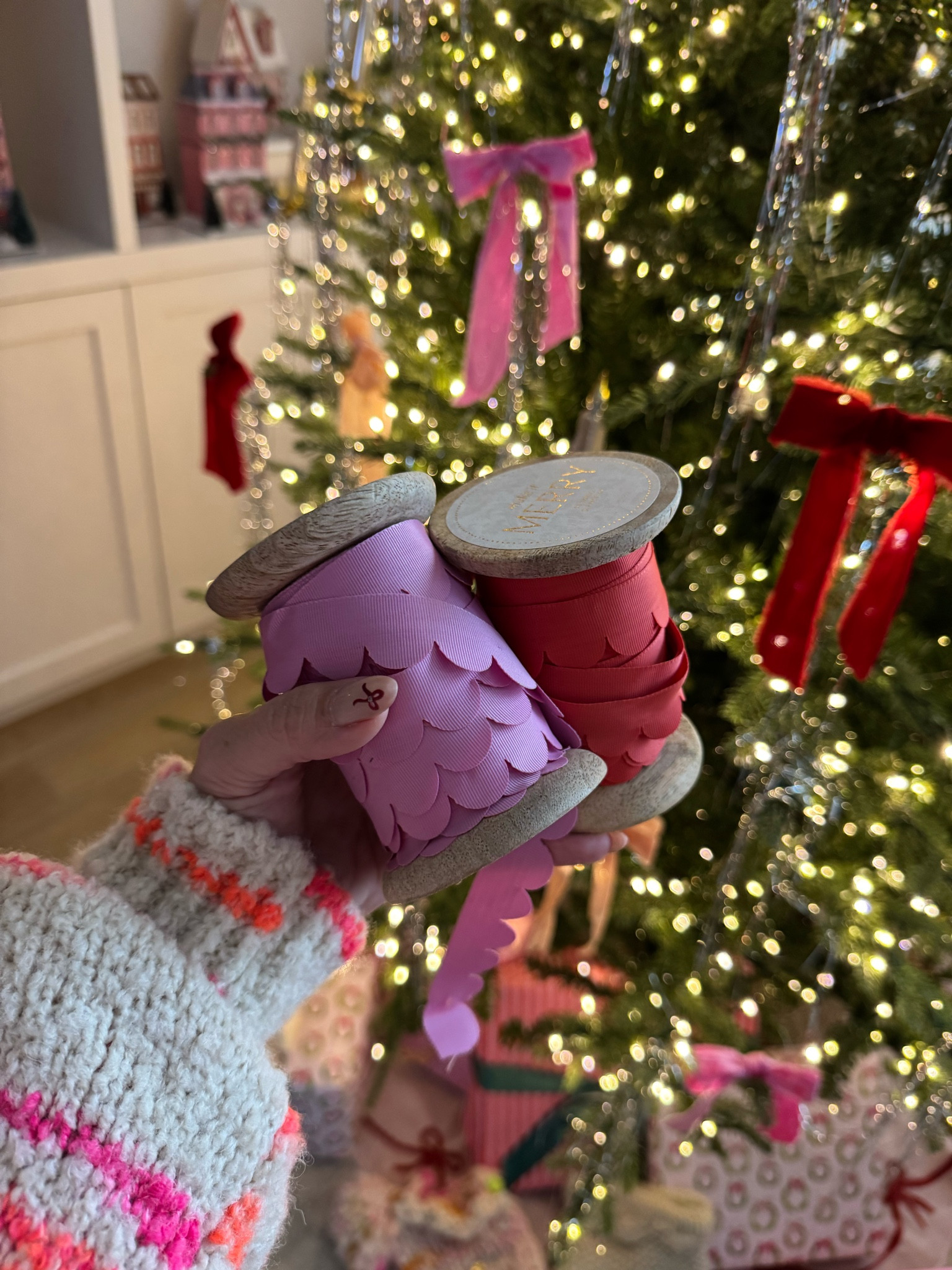 These scalloped ribbons are so beautiful 🎀🤌🏼 use code AURELIE30 @anthropologie

#LTKCyberWeek #LTKSeasonal #LTKHoliday