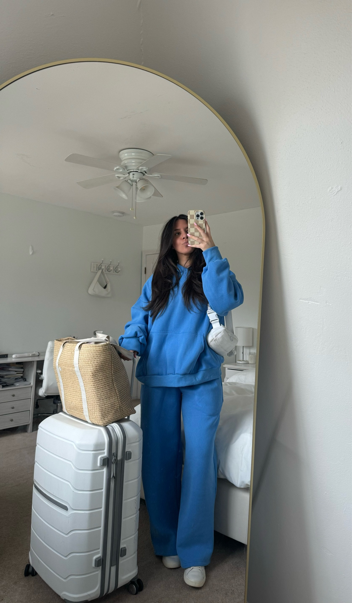 travel day ootd 💙

code JULIA20XO for 20% off this set x

#LTKTravel #LTKStyleTip #LTKSeasonal