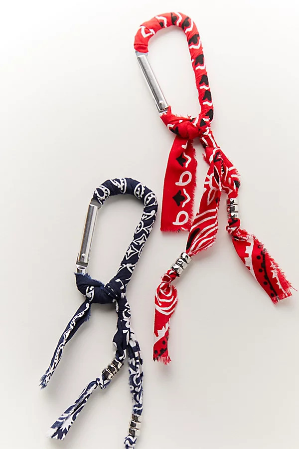 Charme de sac carabinier bandana par Free People en Yeux En Caur, pour femme | Free People FR