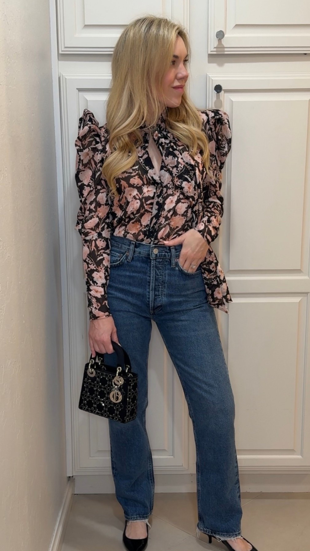Floral romantic top
Best selling jeans on Revolve!

#LTKootd