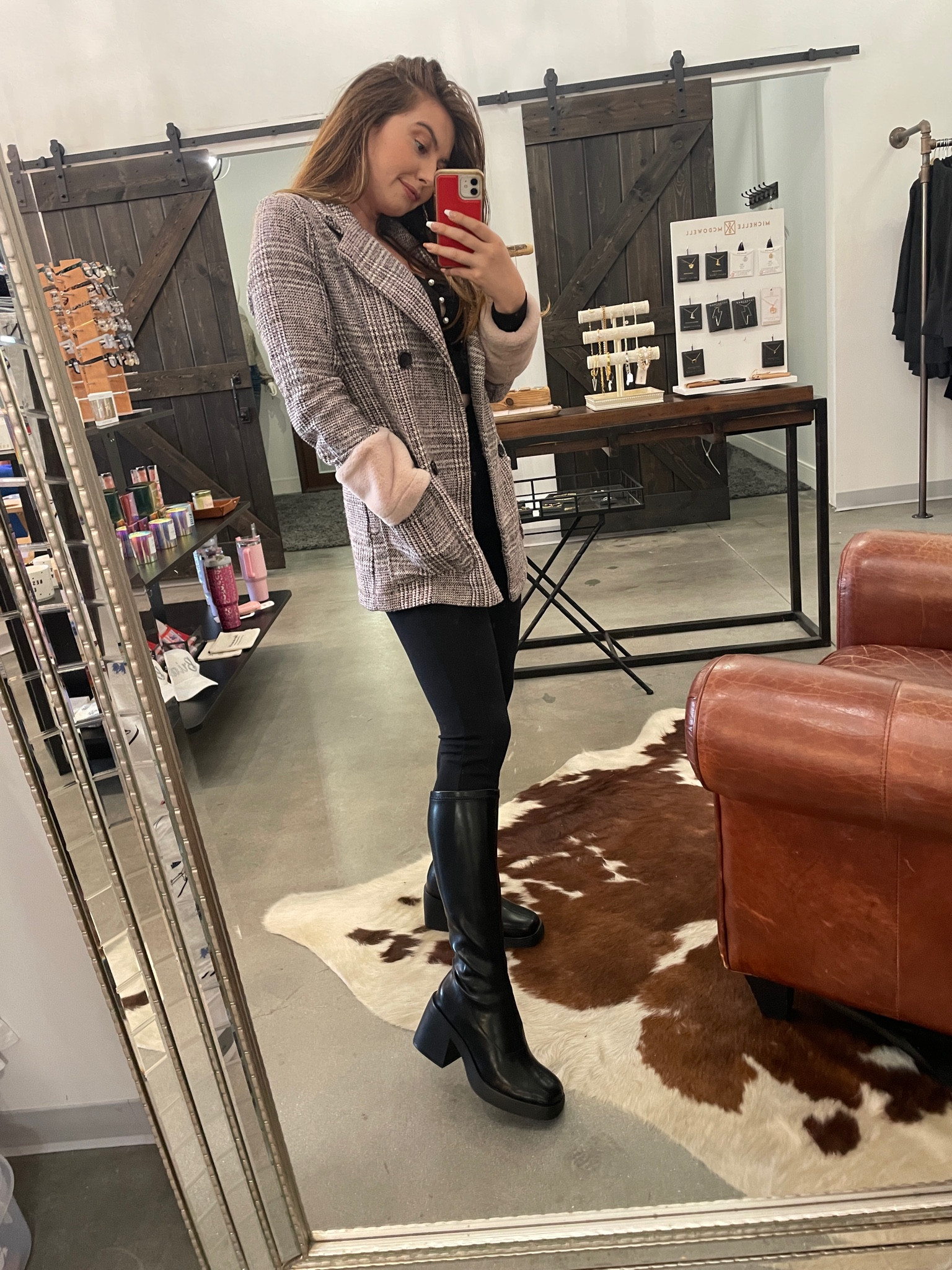 Easy fall leggings and boots outfit 💕

#LTKstyletip #LTKHoliday #LTKSeasonal