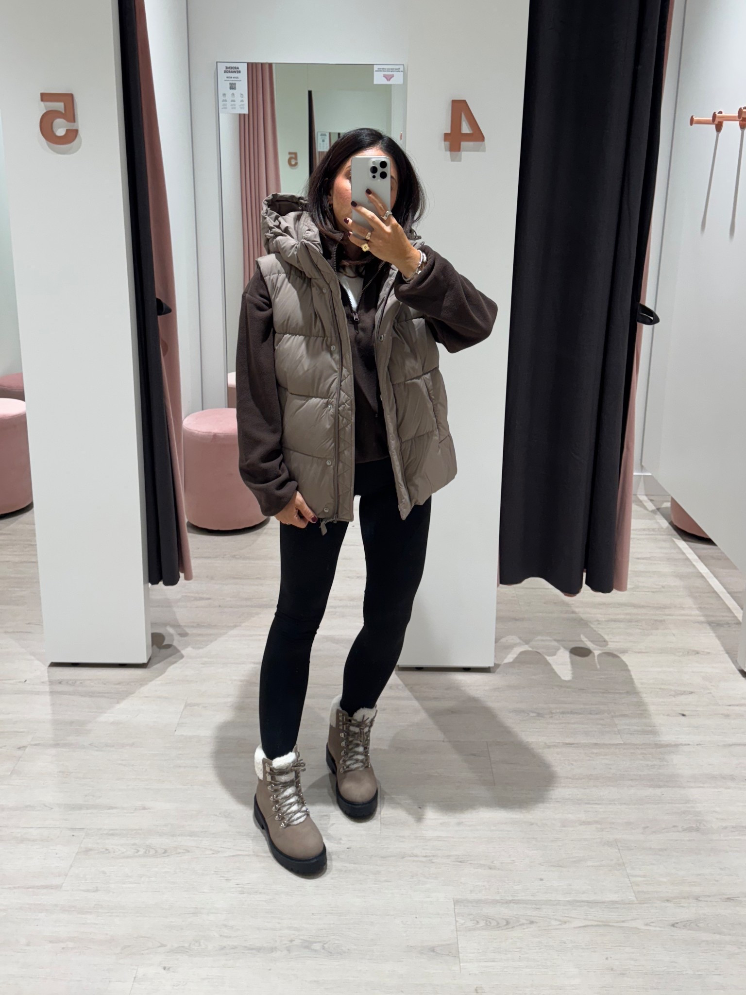 Code: VANESSA15
Sweater - S
Vest - XS
leggings - XS

#LTKtravel #LTKsale #LTKcanada