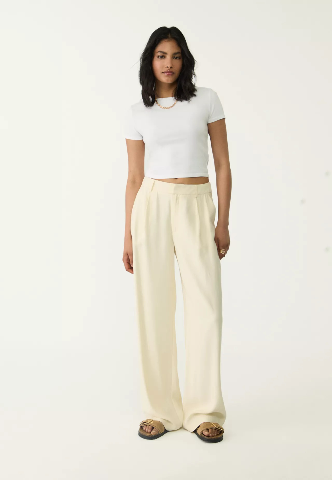 Flowing straight-leg trousers with darts - Women's fashion | Stradivarius United Kingdom | Stradivarius (UK)