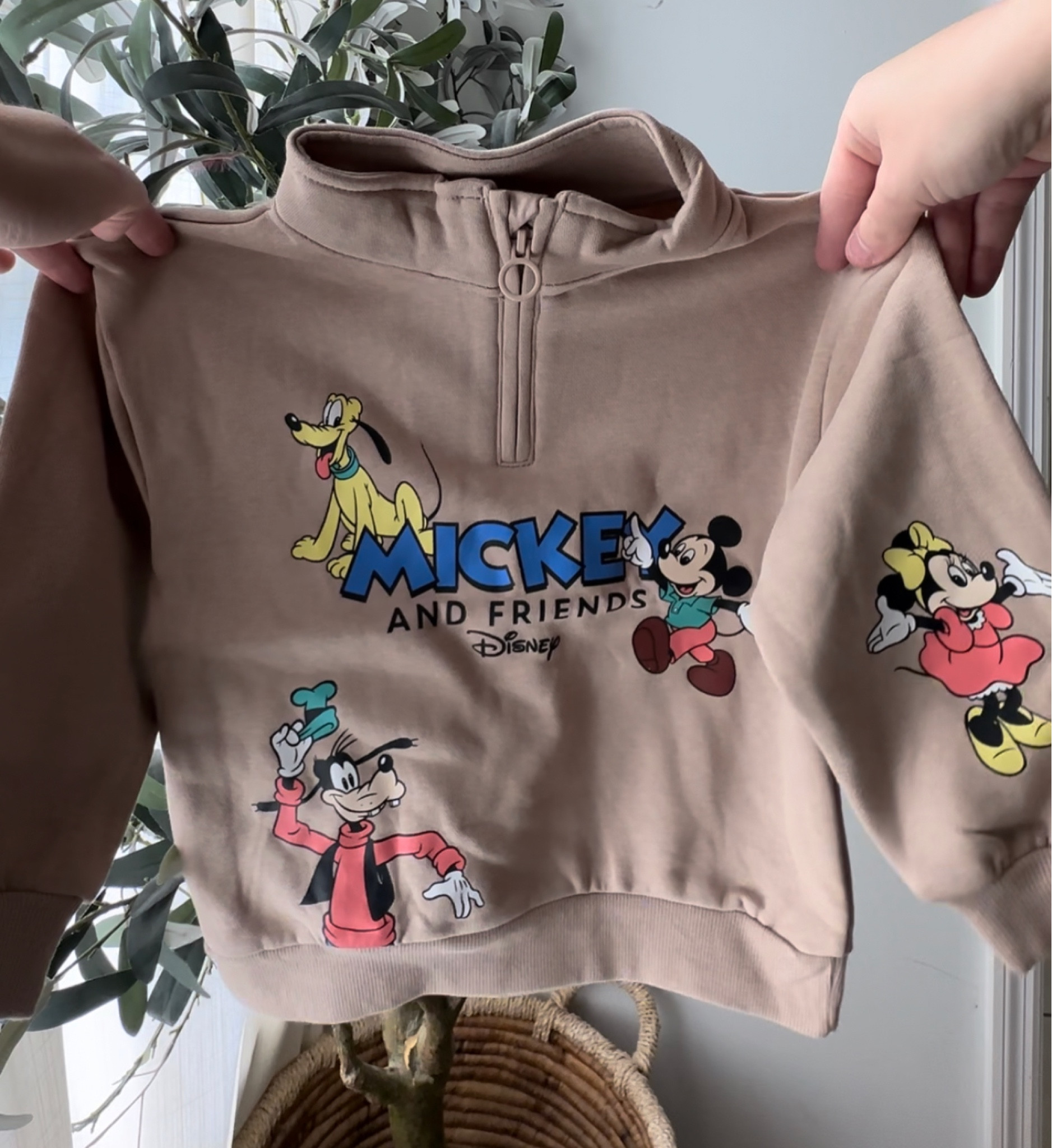 Toddler Disney finds at H&M!


#LTKbaby #LTKfindsunder50 #LTKkids