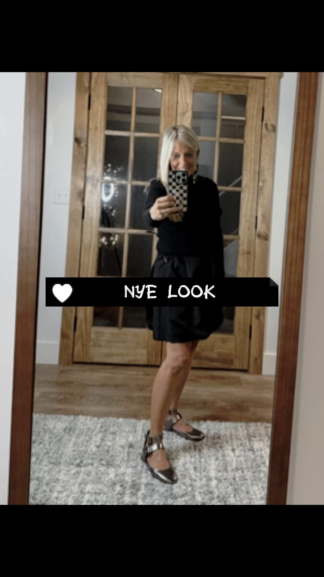New Year’s Eve Look🎆
Shop this bubble hem skirt paired with a basic ribbed turtleneck.   Add a touch of sparkle with these strappy flats and statement earrings.  All products linked on my LTK.   #newyesrseveoutfit#bubblehemskirt#blackribbedturtleneck#OldNavy#Amazonfinds 