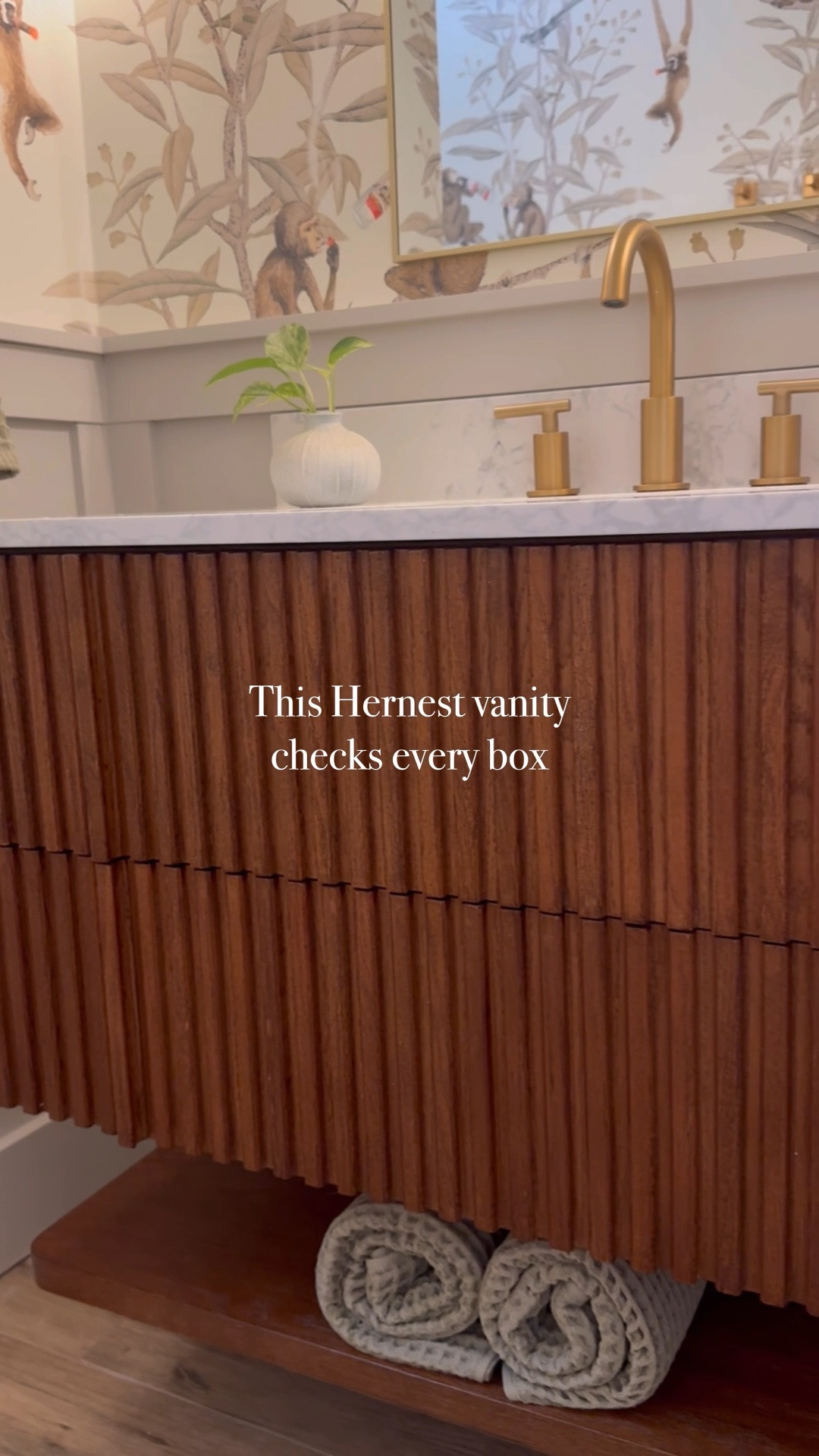 Sabina vanity by Hernest is absolutely stunning #winterathernest #hernestforchristmas #myhernesthome