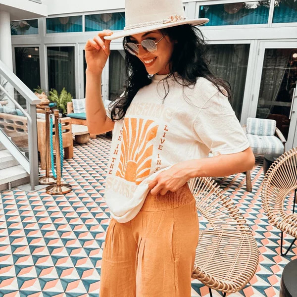 Live in the Sunshine Tee | Mountain Moverz