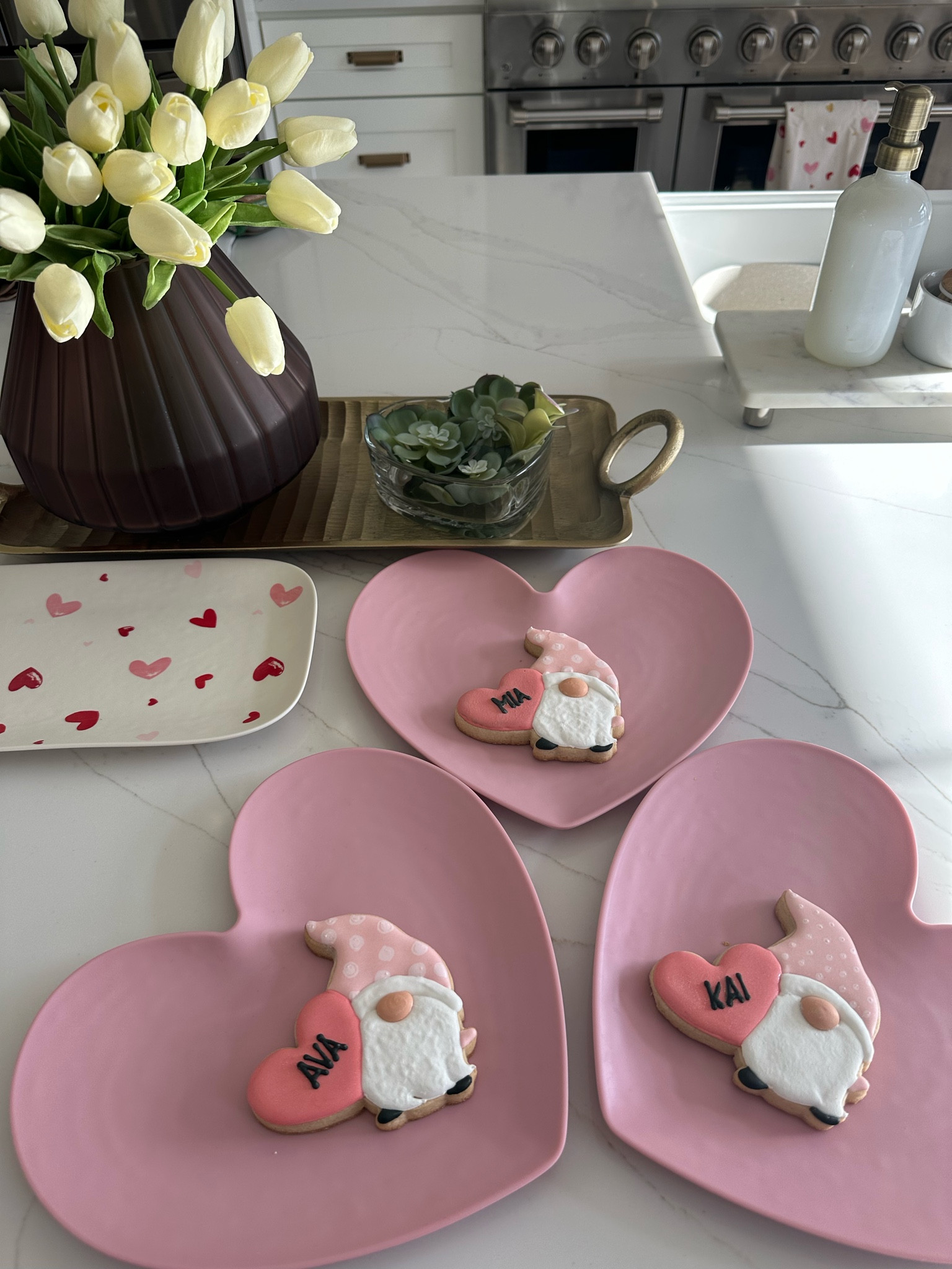 Valentine decor Target Threshold line
Some items are out of stock so similar items are linked.

Valentine’s Day, kitchen, kitchen counter, kitchen island, heart plate, tulips, faux tulips, vase, hearts, white kitchen, kitchen decor, kids, 

#LTKunder50 #LTKhome #LTKFind