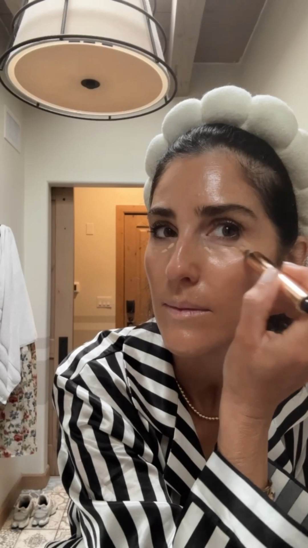 Get ready with me ✨
Foundation: neutral tan 
 #makeup #skincare #over40 #beautymusthaves #stylinbyaylin #aylin 

#LTKBeauty #LTKgrwm #LTKselfcare