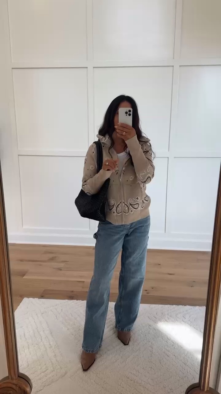 This embroidered jacket and relaxed denim combination is such an easy elevated fall outfit! Just add a neutral bag and pointed-toe shoes.
#FallOutfit #DenimStyle #EmbroideredJacket #CasualChic #LTKStyleTip