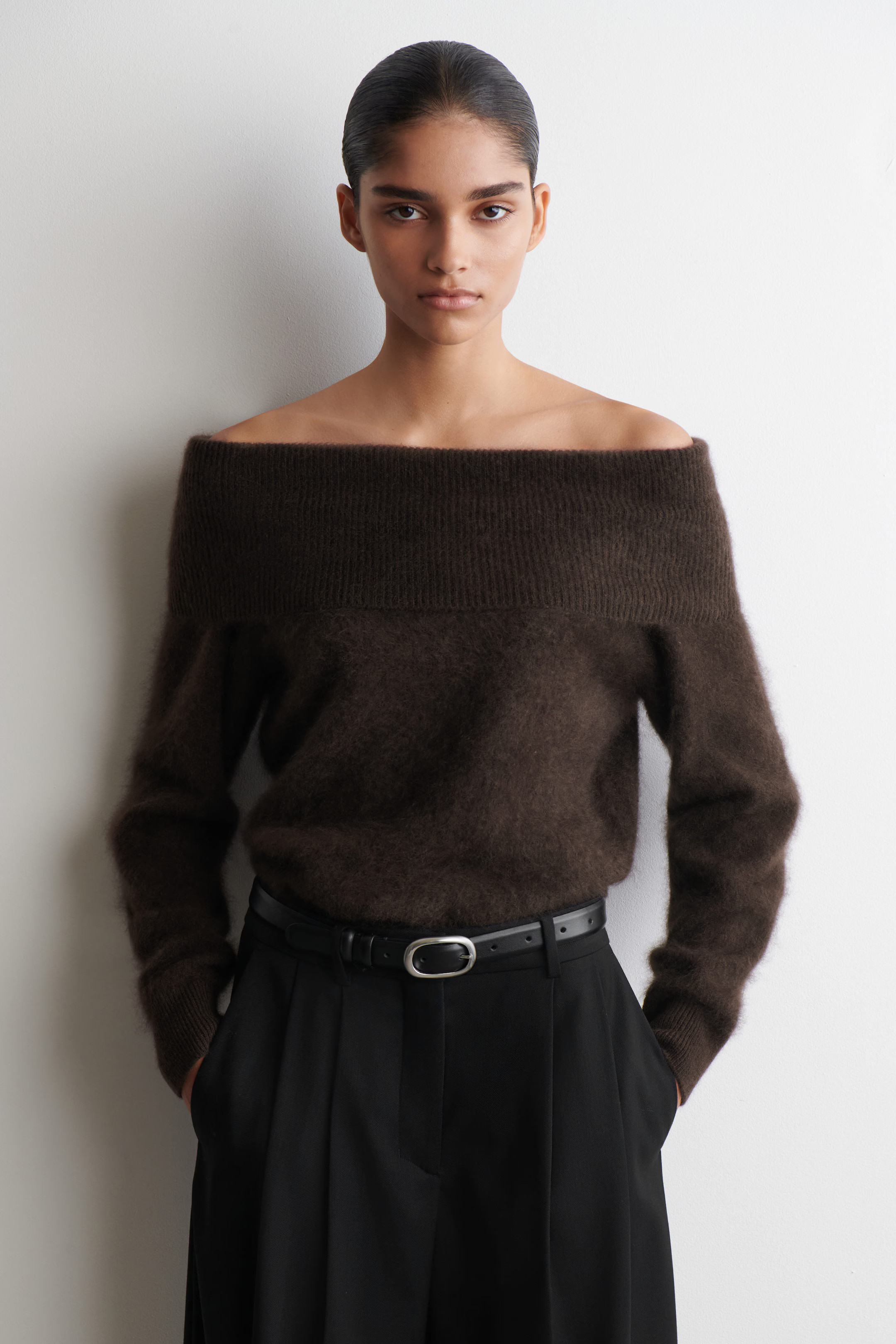 OFF-THE-SHOULDER MERINO WOOL JUMPER - DARK BROWN | COS GB | COS UK