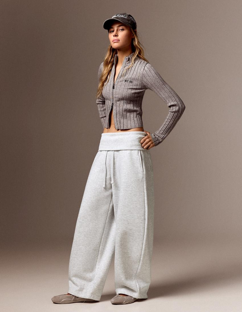 Barrel-leg plush trousers with folded waistband | Bershka UK