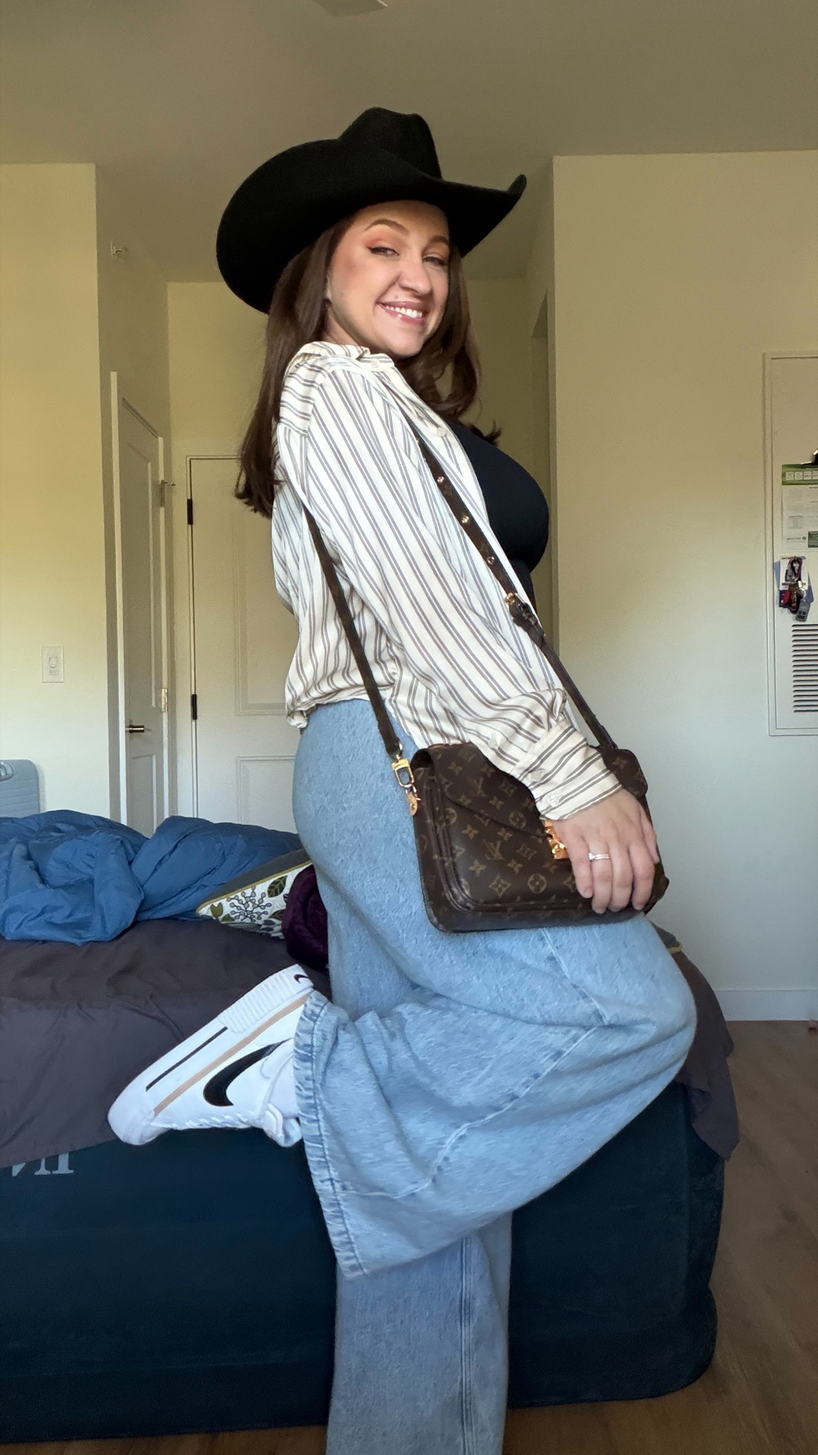 Cowboy chic 🤠 

Easy casual Spring outfit. I wore this to explode Austin, TX and to pet some baby cows ☺️

#LTKSeasonal #LTKmomlife #LTKootd