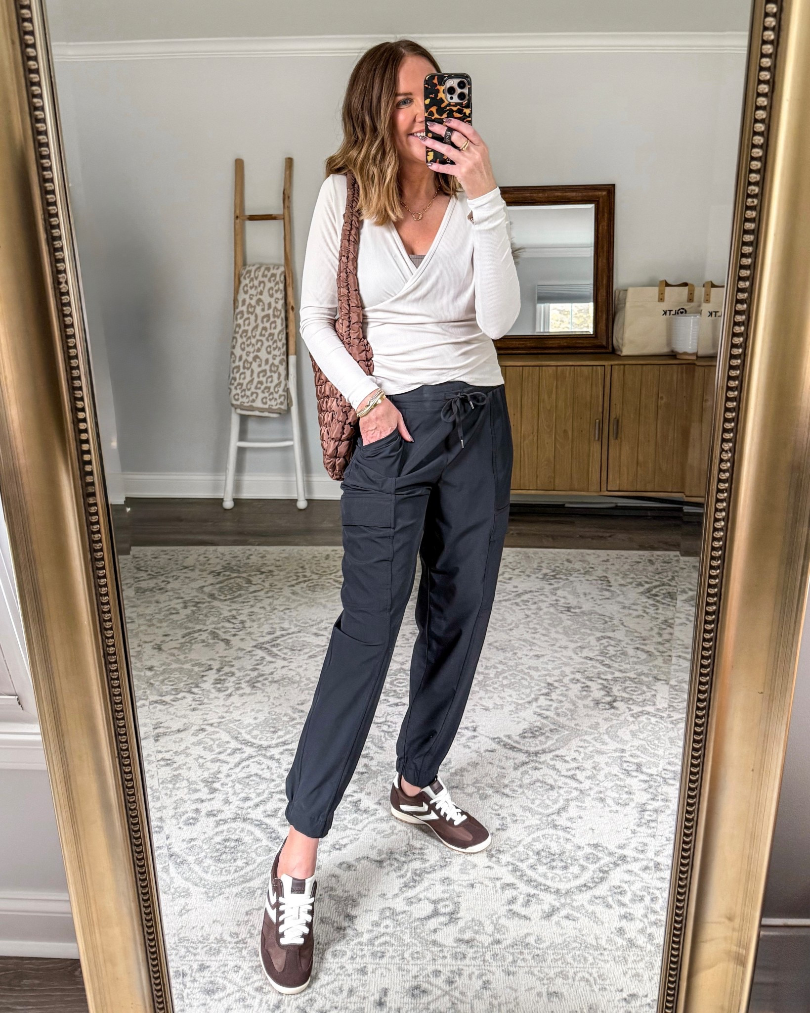 Athleisure, activewear, yoga outfit 

#LTKStyleTip #LTKActive #LTKOver40