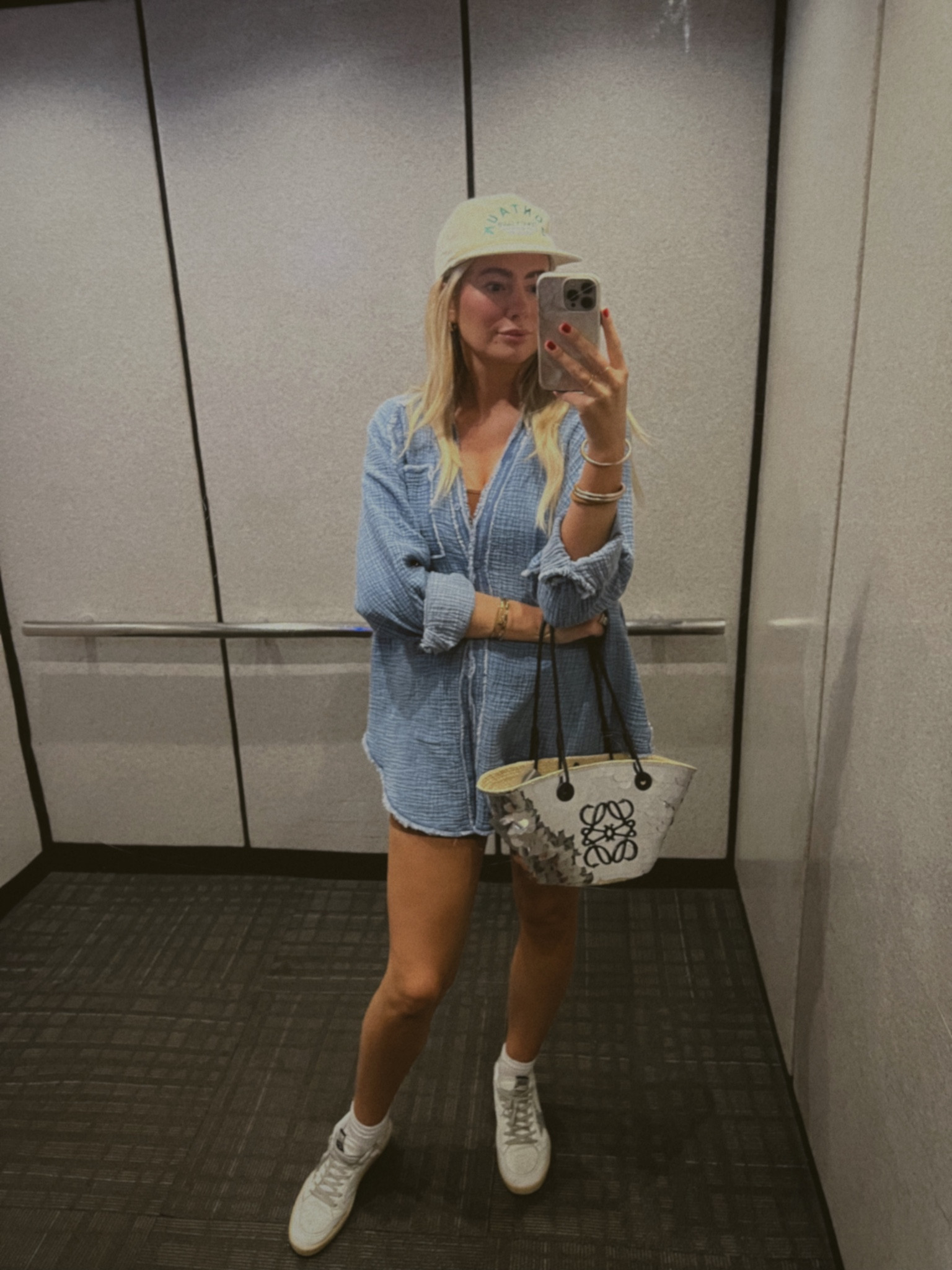 Friday fit check🪩🌴 


Loewe sequin raffia tote
Workout set 
Aerie coverup top 
Anthro hat 


#LTKxAnthro