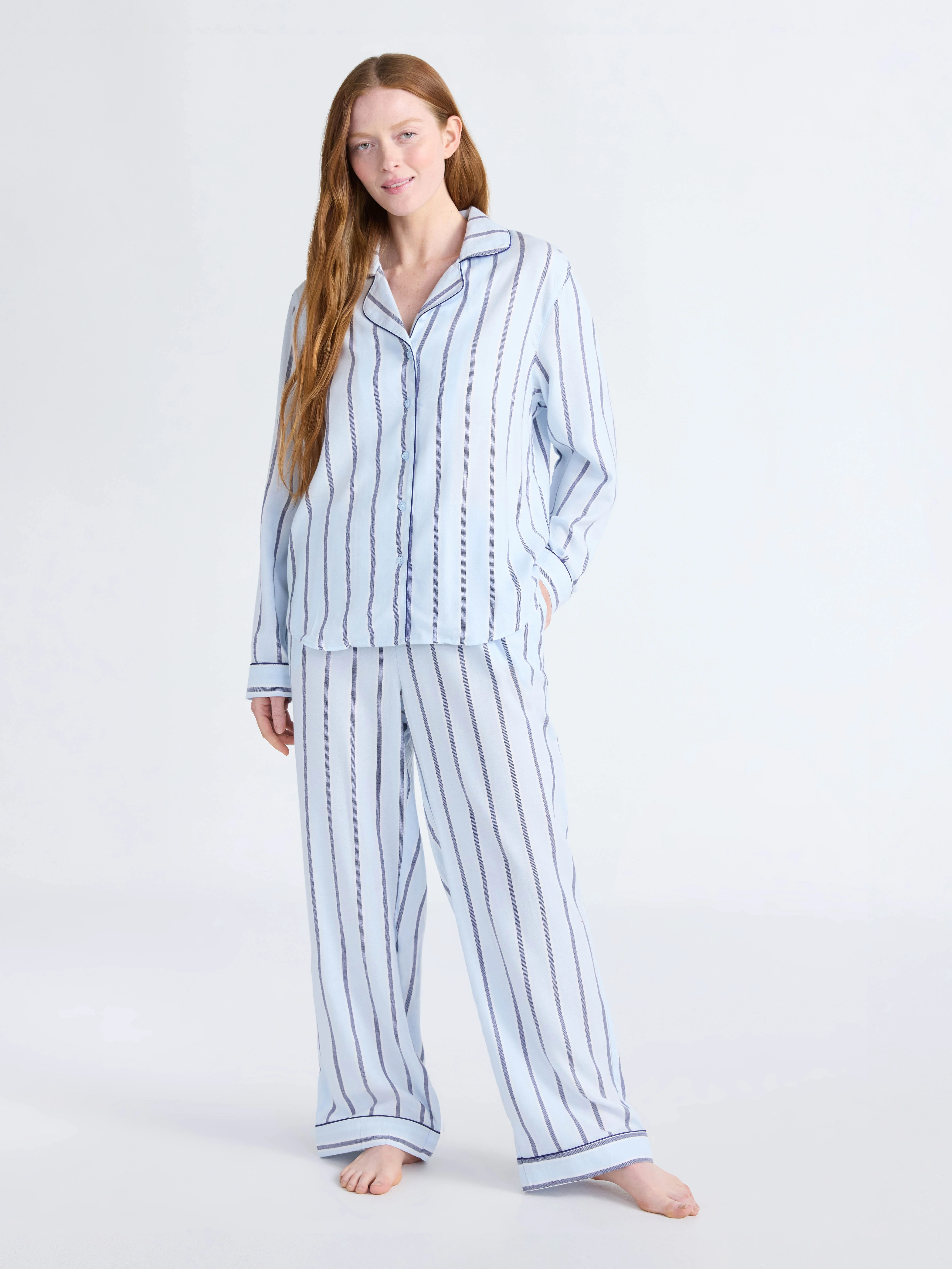 Joyspun Women's Long Sleeve Flannel Sleep Top and Pants Pajama Set, 2-Piece, Sizes XS-3X | Walmart (US)