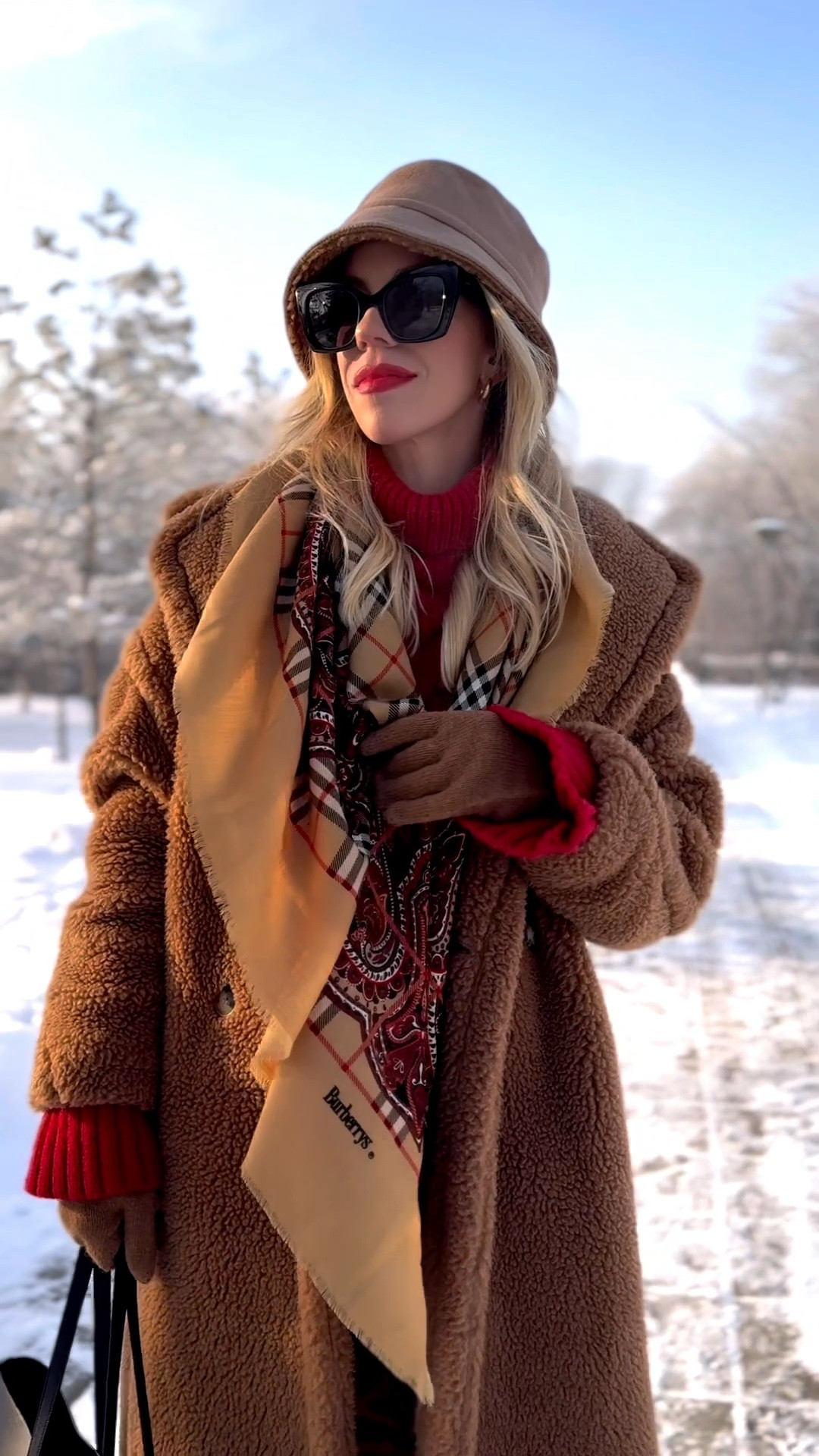 Holiday outfit, Christmas market, Christmas outdoor outfit, Max Mara teddy coat, vintage Burberry scarf, red sweater, fleece lined leggings, Ugg classic boots

#LTKFindsUnder100 #LTKHoliday #LTKSeasonal
