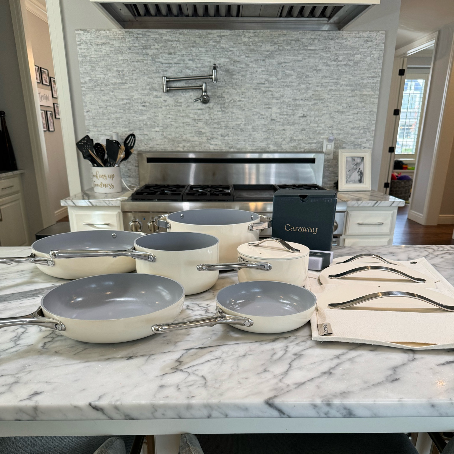 New cookware right before the holidays?! I think YES!!!! This modern, non-toxic cookware from Caraway is perfect! I’ve linked everything to give your kitchen the little refresh it needs before the holidays❤️ 

#LTKGiftGuide #LTKHoliday #LTKCyberWeek
