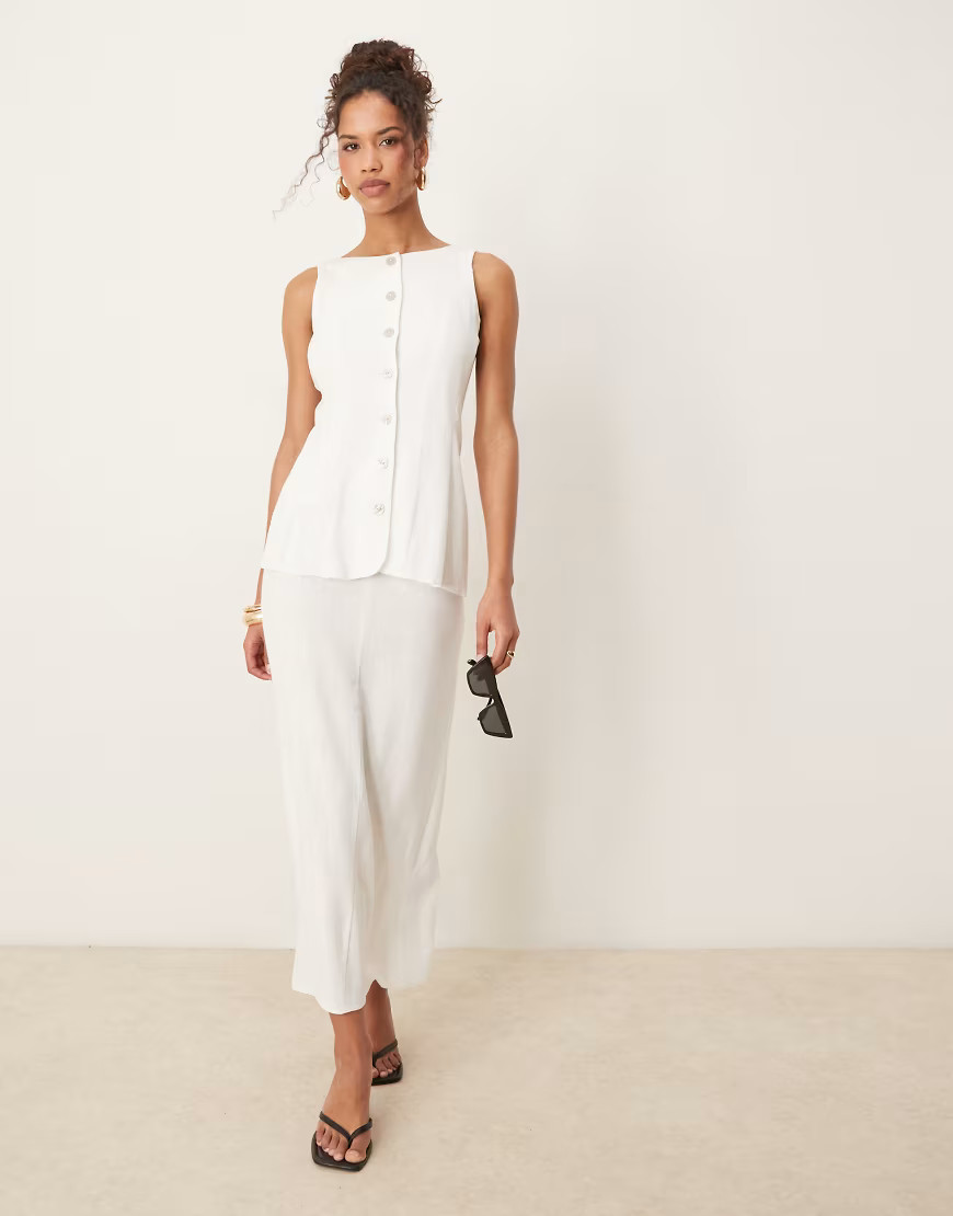 ASOS DESIGN – Leinen-Midikleid in Weiß mit Westendetail | ASOS (Global)