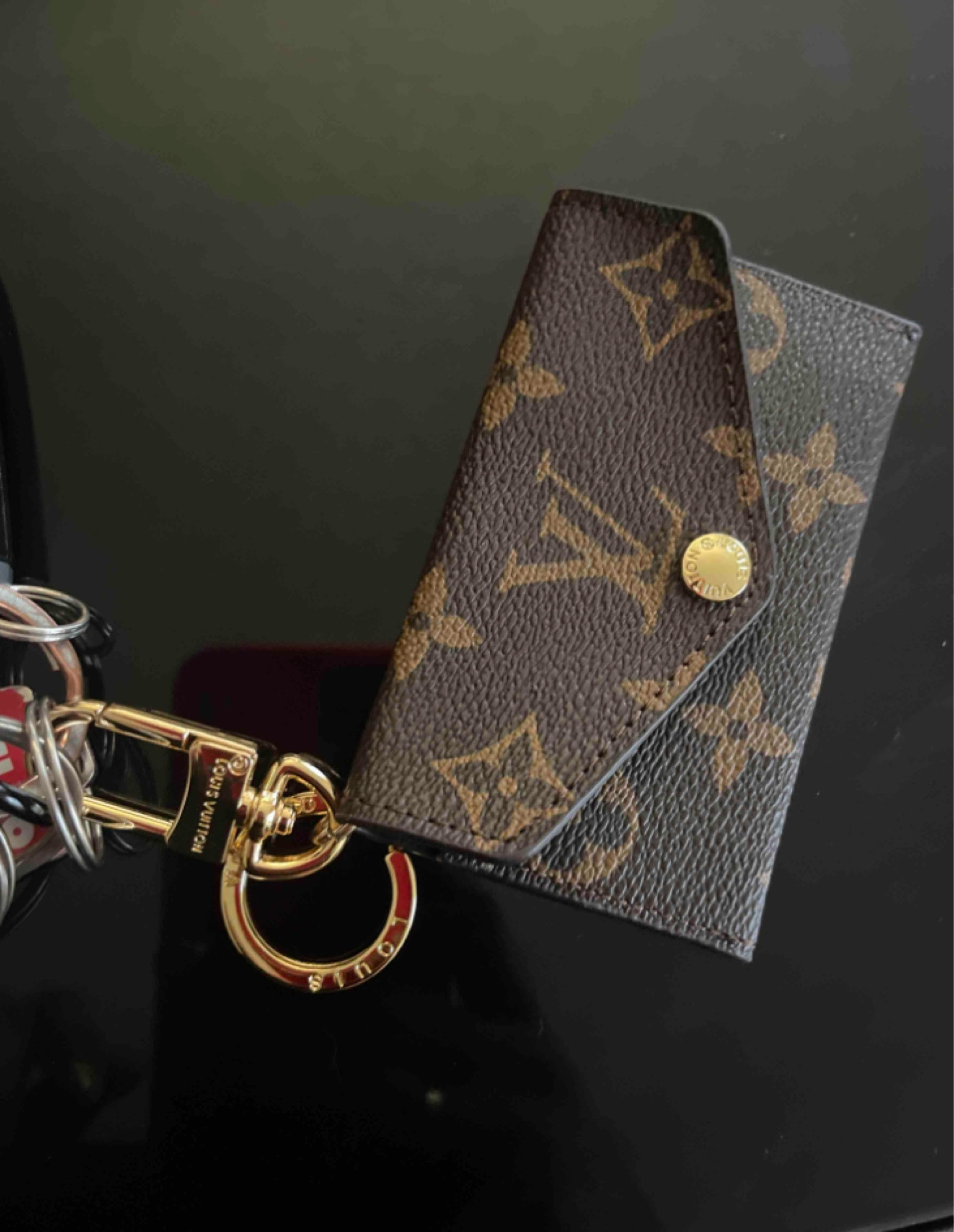 LV keychain pouch 🖤 $23 https://bit.ly/3jpnscL #dhgate dhgate

#LTKunder50 #LTKFind #LTKsalealert
