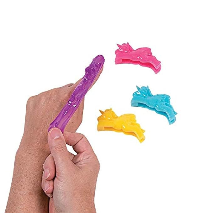 Stretchy Flying Unicorns - 12 ct | Amazon (US)
