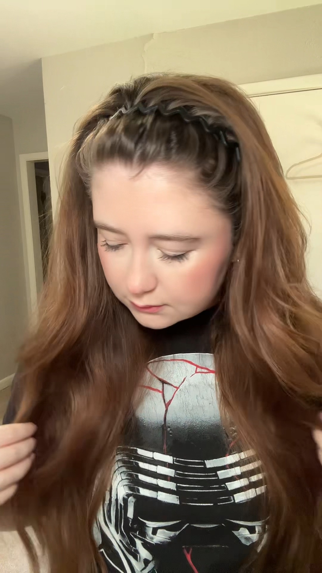 These headbands make me feel nostalgic! This 90s kid is rocking the old school hairstyle, mainly keeping my hair out of my face while mothering my newborn.
So cute and they do not give me a headache. Who loves these 90s/early 2000s hairstyles?


#LTKStyleTip #LTKSummerSales #LTKBeauty