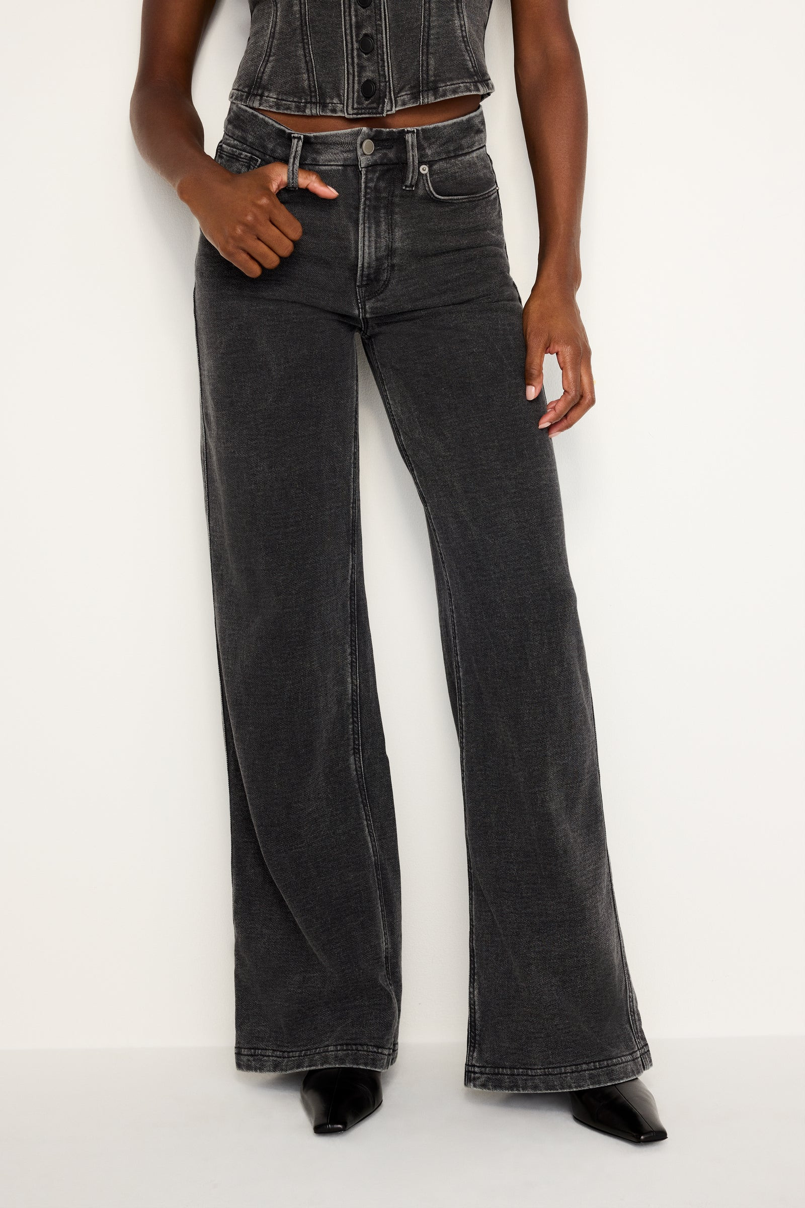 JEANIUS GOOD SKATE SWEATPANTS | BLACK322 | Good American
