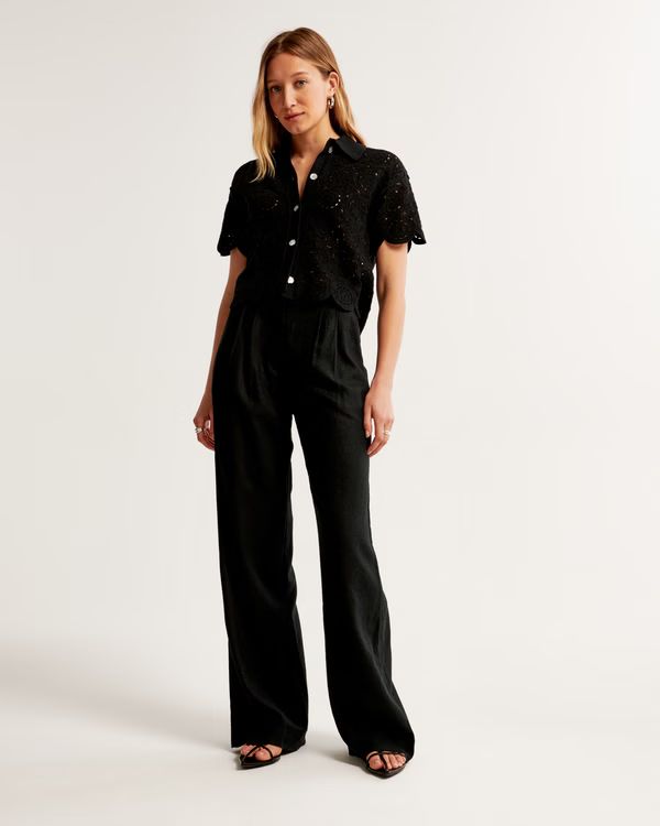Women's Curve Love A&F Sloane Tailored Linen-Blend Short | Women's Bottoms | Abercrombie.com | Abercrombie & Fitch (US)