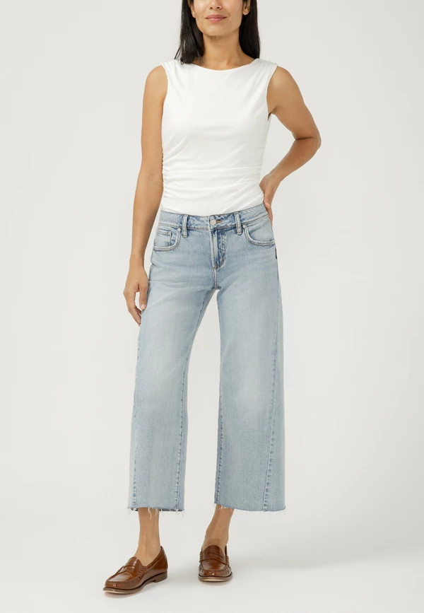 Silver Jeans Co.® Suki Curvy Mid Rise Cropped Wide Leg Jean | Maurices