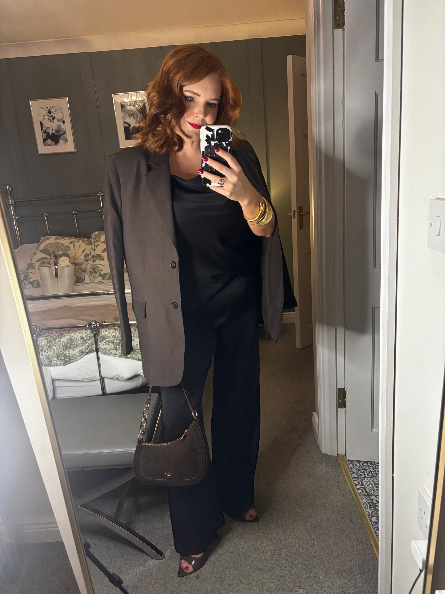 Black and brown, it's like Marmite you either live it or hate it x 

#LTKireland #LTKmidsize #LTKcurves