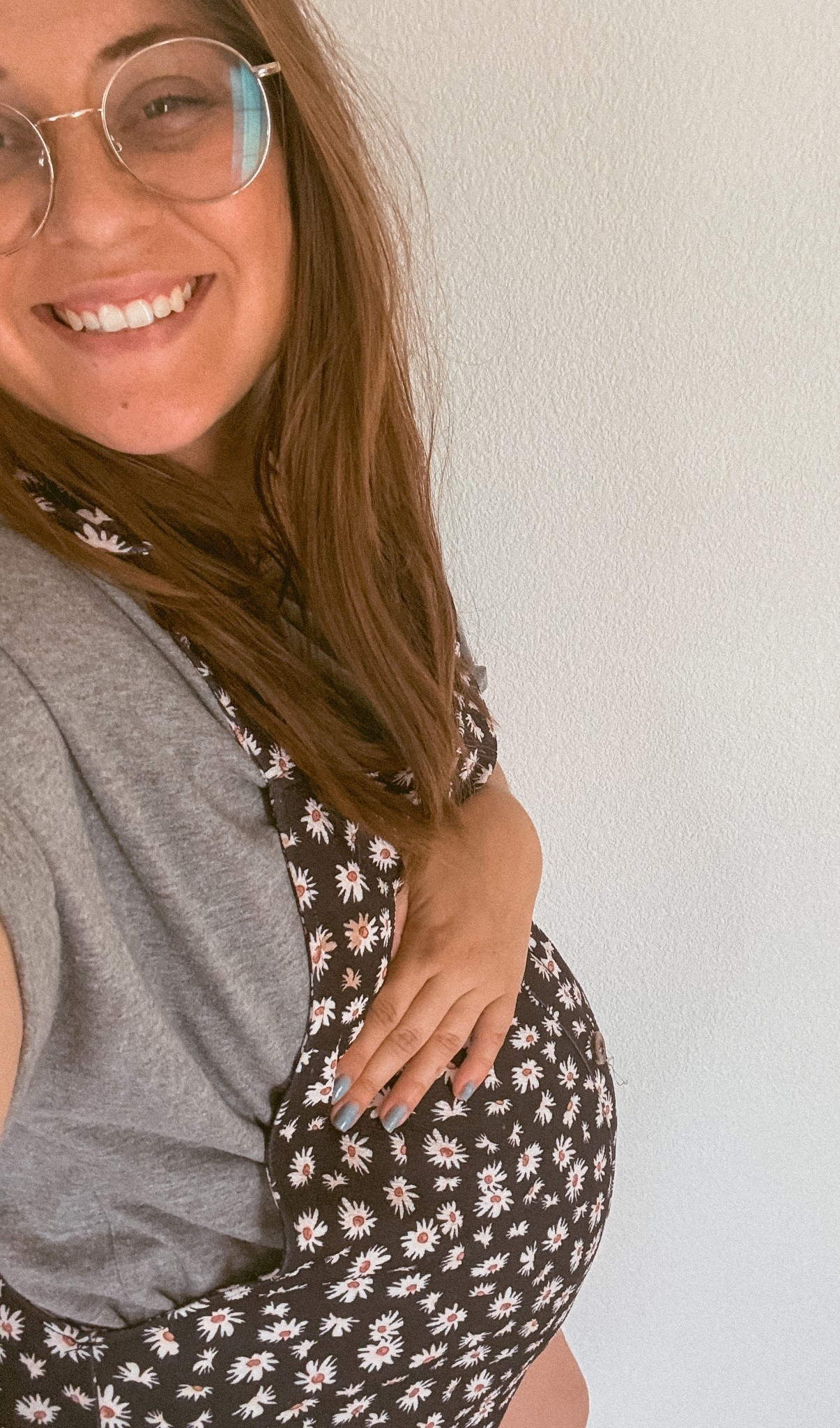Cozy/casual maternity summer outfit! These shirts are my fav for pregnancy and postpartum, I have 3 of them and will definitely be snagging more!! 

#LTKSeasonal #LTKBump
