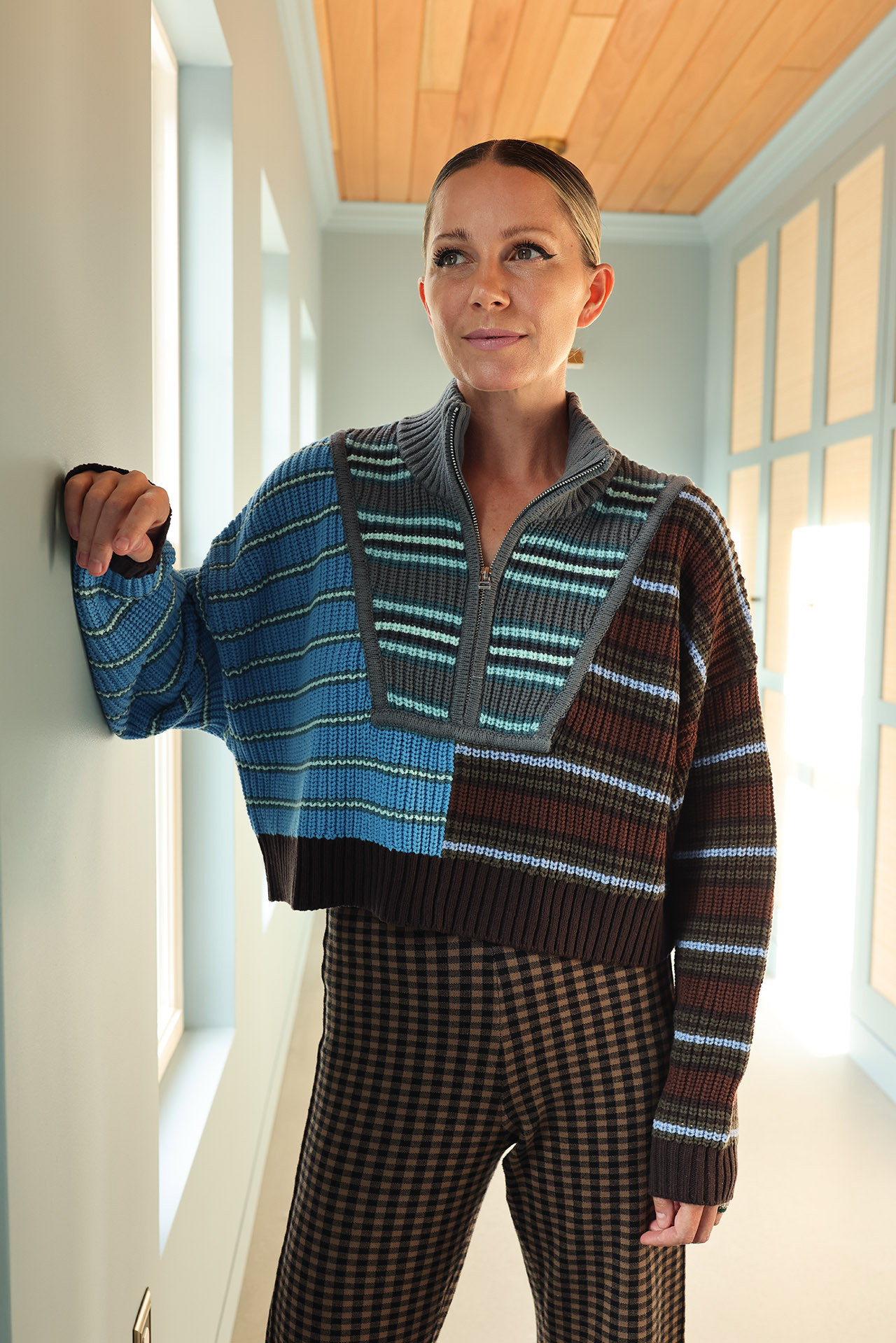 Saturday style! An easy cropped sweater and these pants that are on SUPER sale.  
#OnLTK
 

#LTKootd