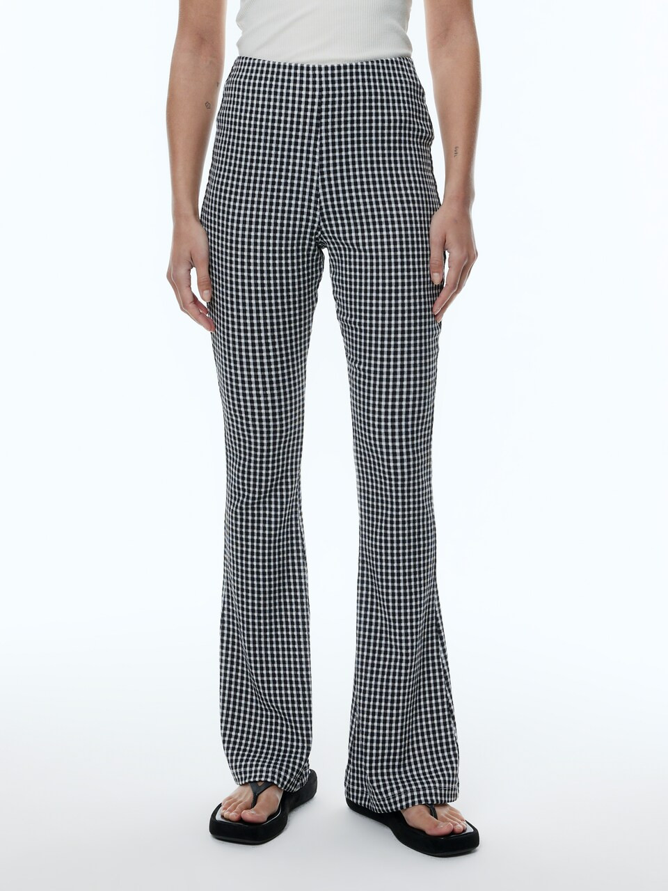 EDITED Regular Broek 'Zelinda' in Zwart, Wit | ABOUT YOU | ABOUT YOU NL