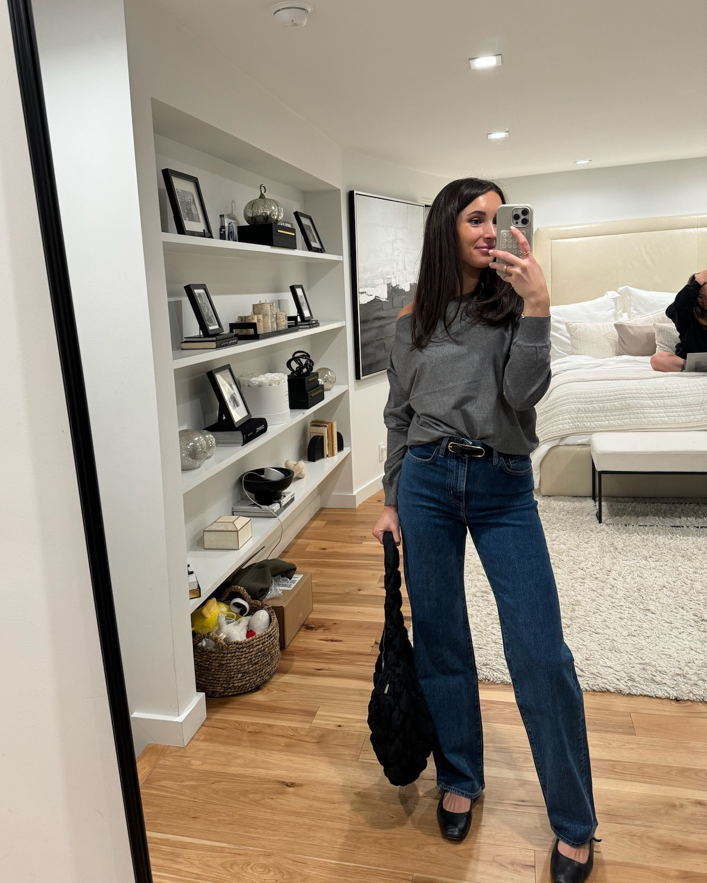 Loving this off the shoulder moment! 
#aritziapartner
@aritzia 