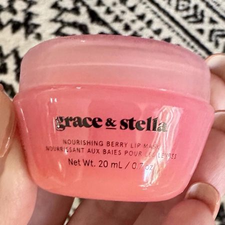 Grace & Stella lip mask is on ⚡ We love this one (and pretty much all of their products) Check it out ⬇️ #ad

#LTKfindsunder50 #LTKbeauty #LTKsalealert